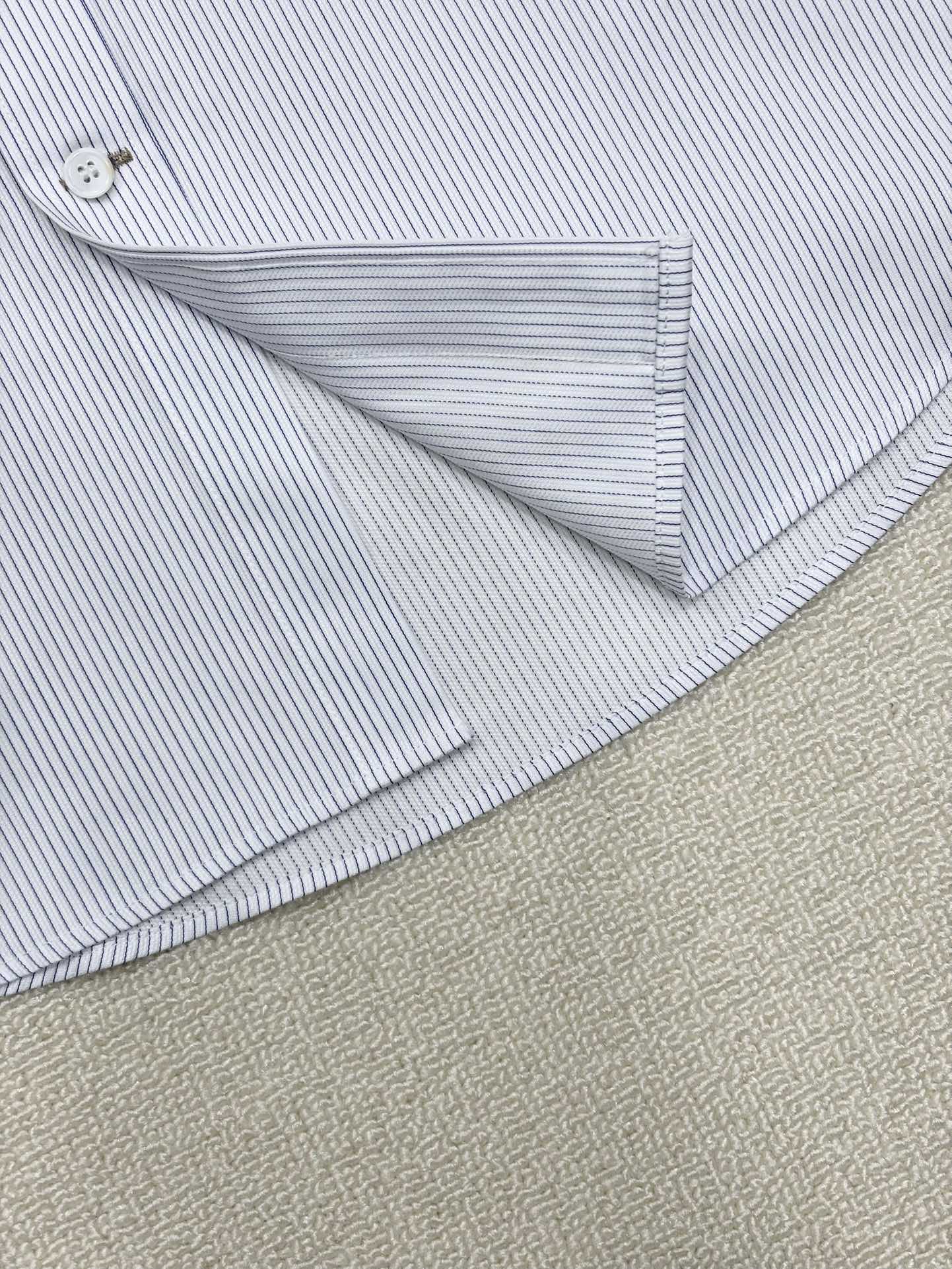 强势上新，新款不断！！！新款衬衫，高级面料高级做工，顶级品质！！！S一XXLS穿125左右m穿140左右