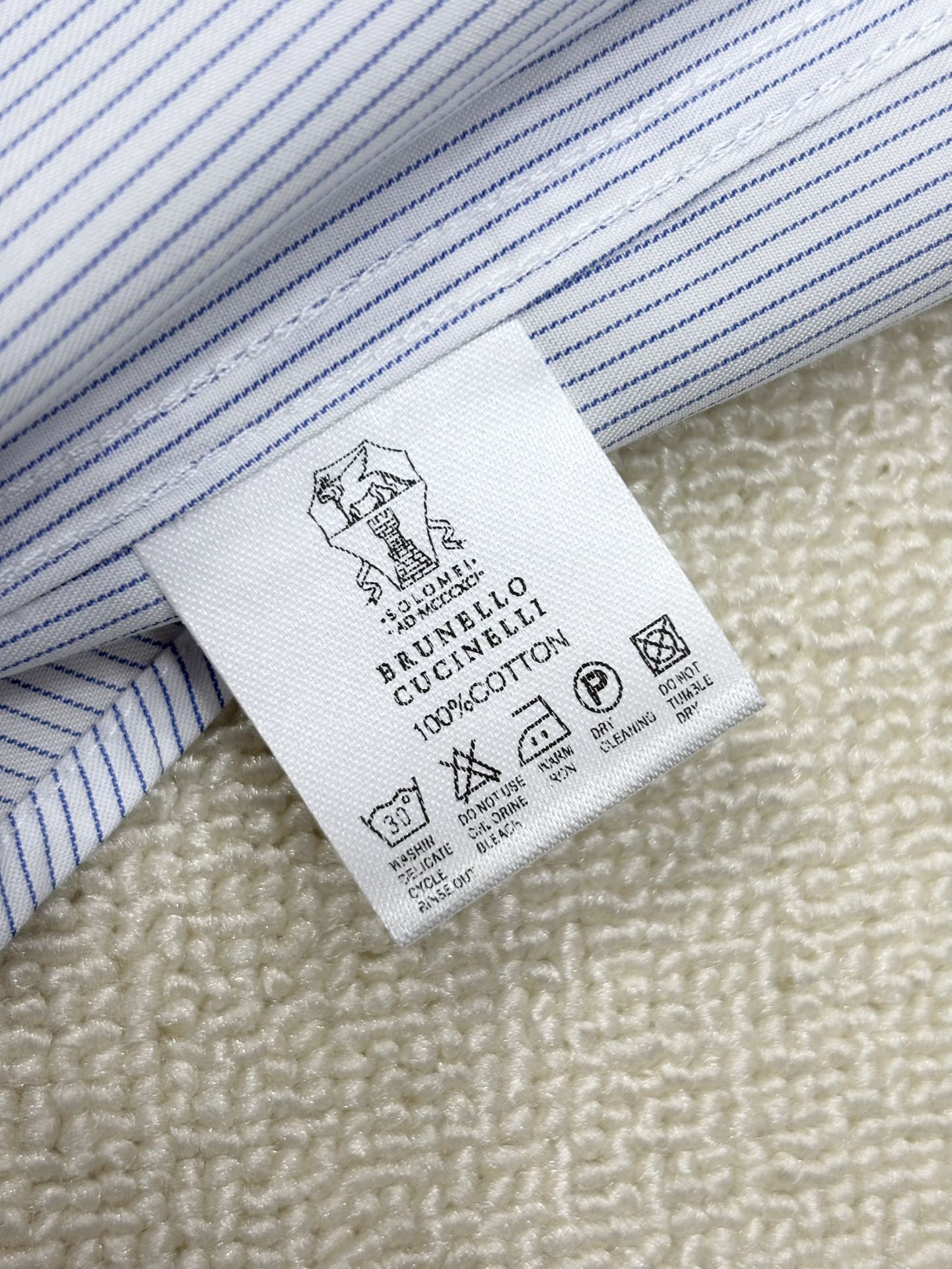 强势上新，新款不断！！！新款衬衫，高级面料高级做工，顶级品质！！！S一XXLS穿125左右m穿140左右