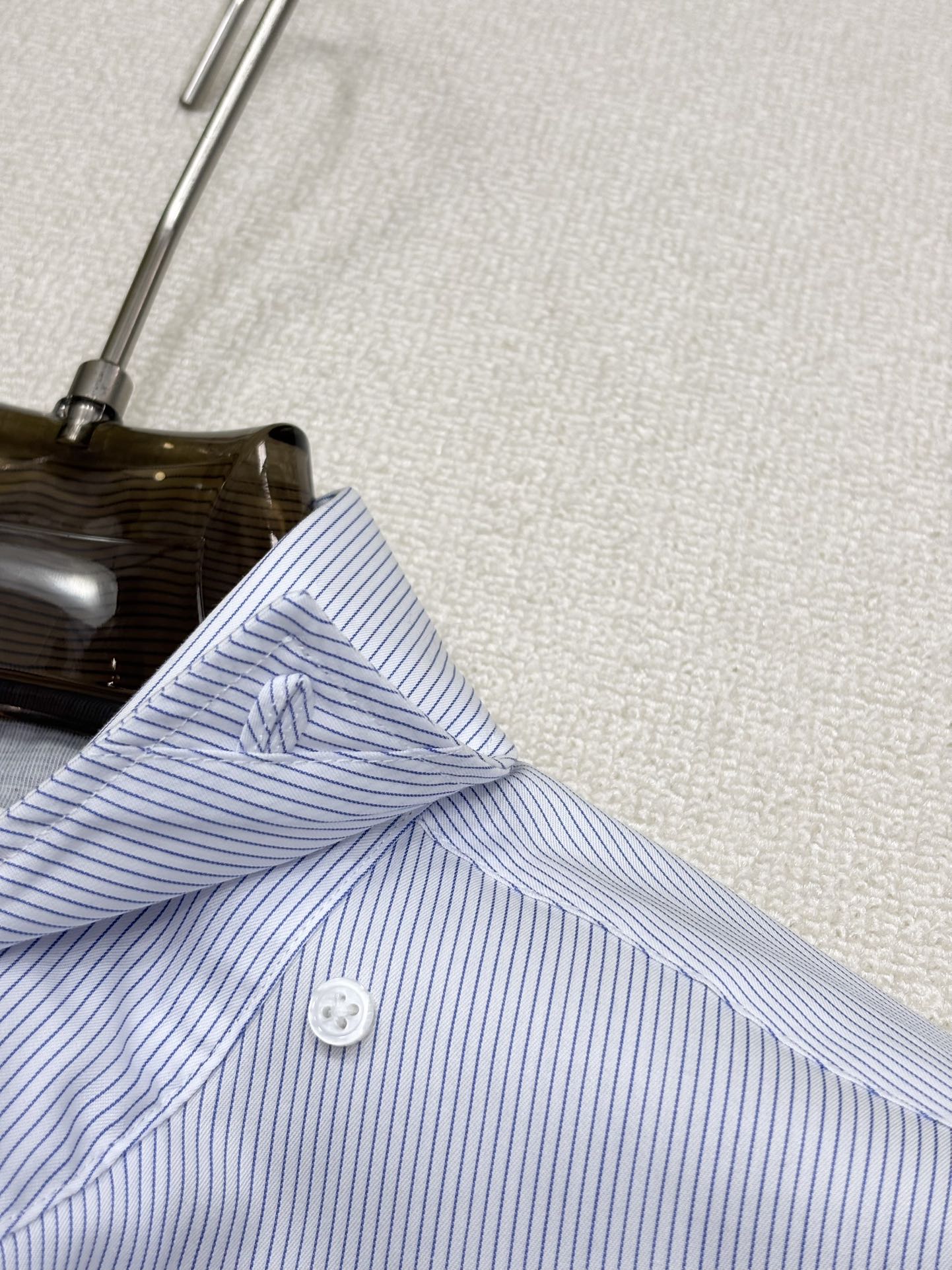 强势上新，新款不断！！！新款衬衫，高级面料高级做工，顶级品质！！！S一XXLS穿125左右m穿140左右