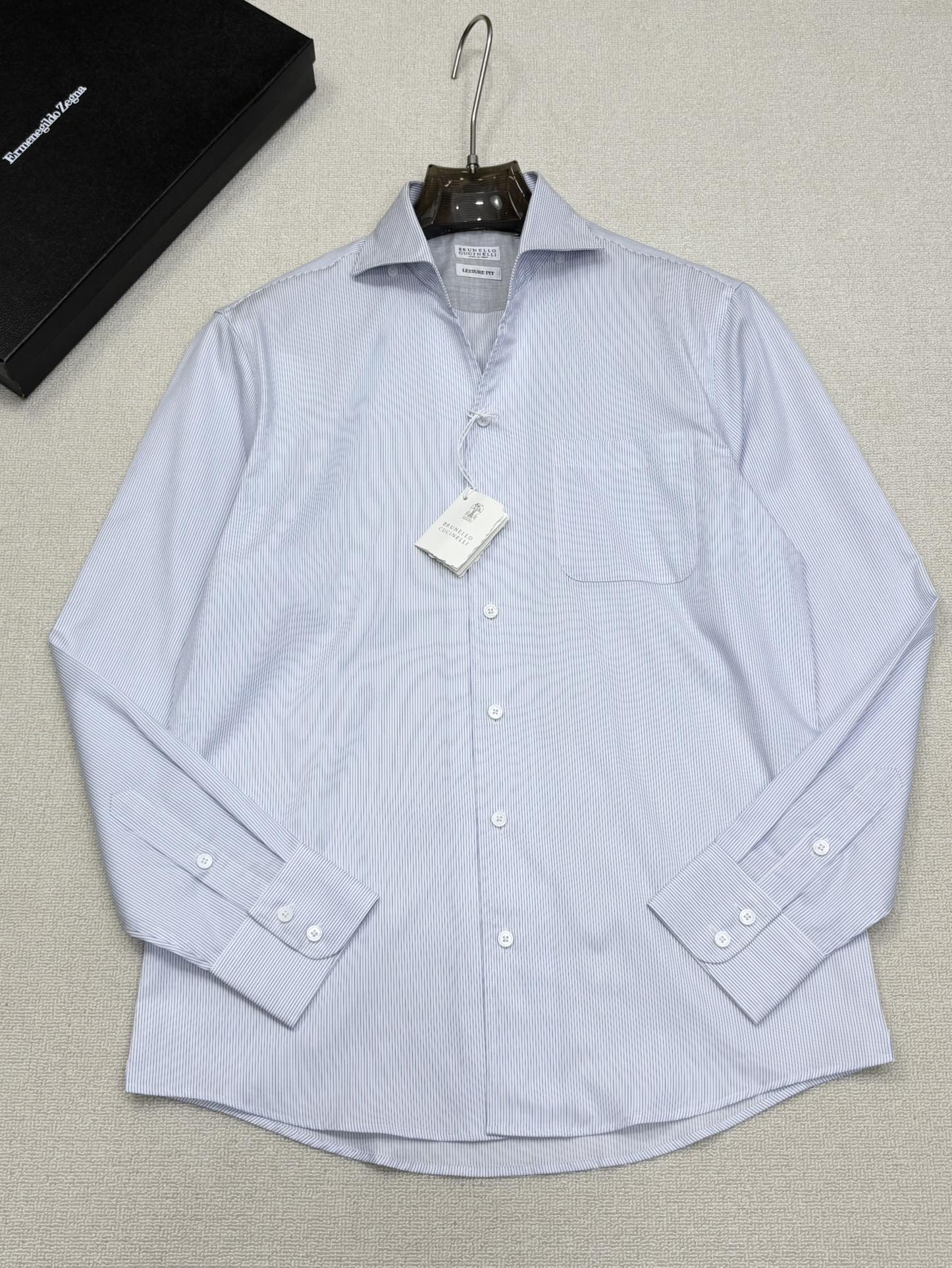 强势上新，新款不断！！！新款衬衫，高级面料高级做工，顶级品质！！！S一XXLS穿125左右m穿140左右