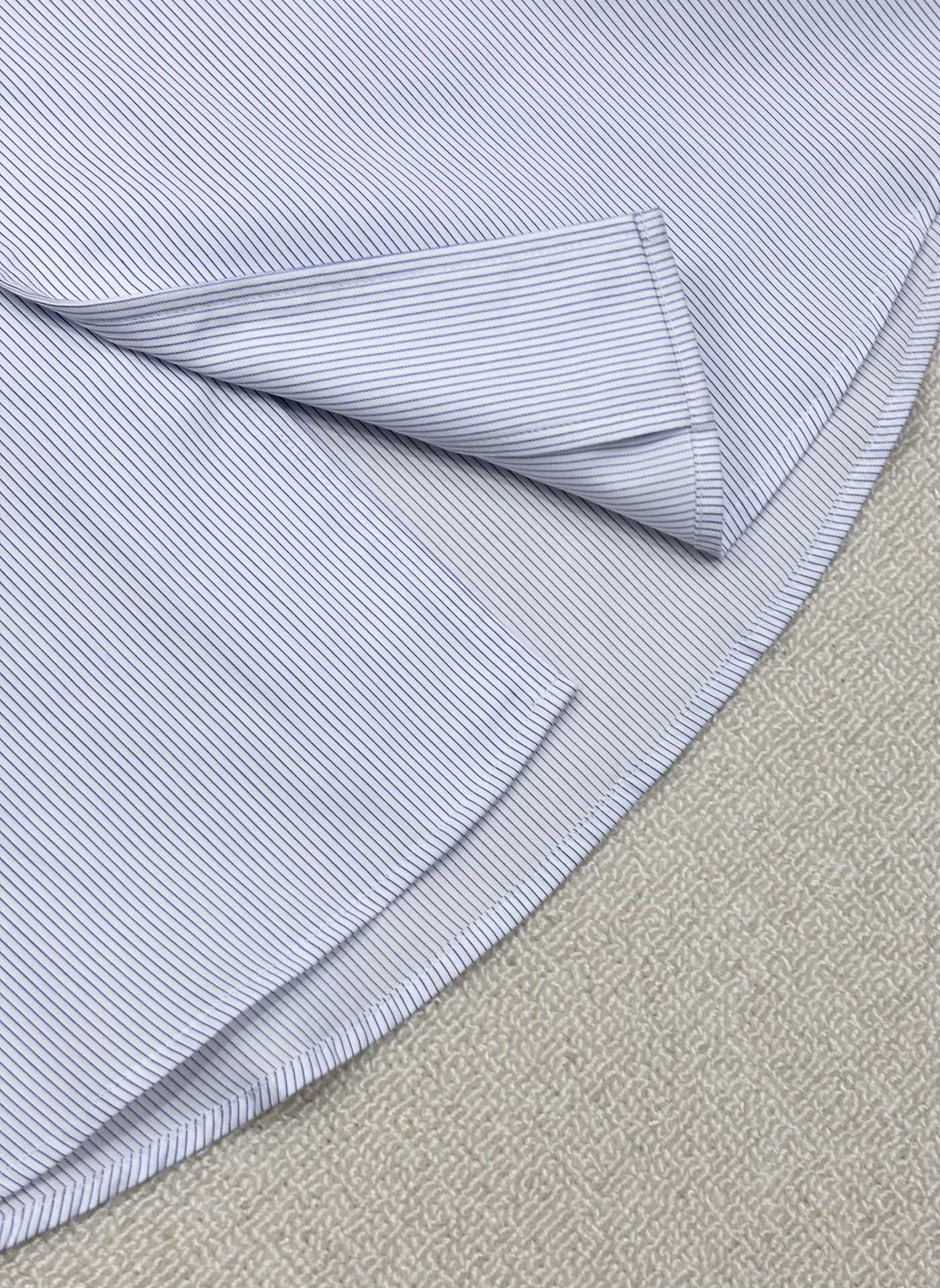 强势上新，新款不断！！！新款衬衫，高级面料高级做工，顶级品质！！！S一XXLS穿125左右m穿140左右