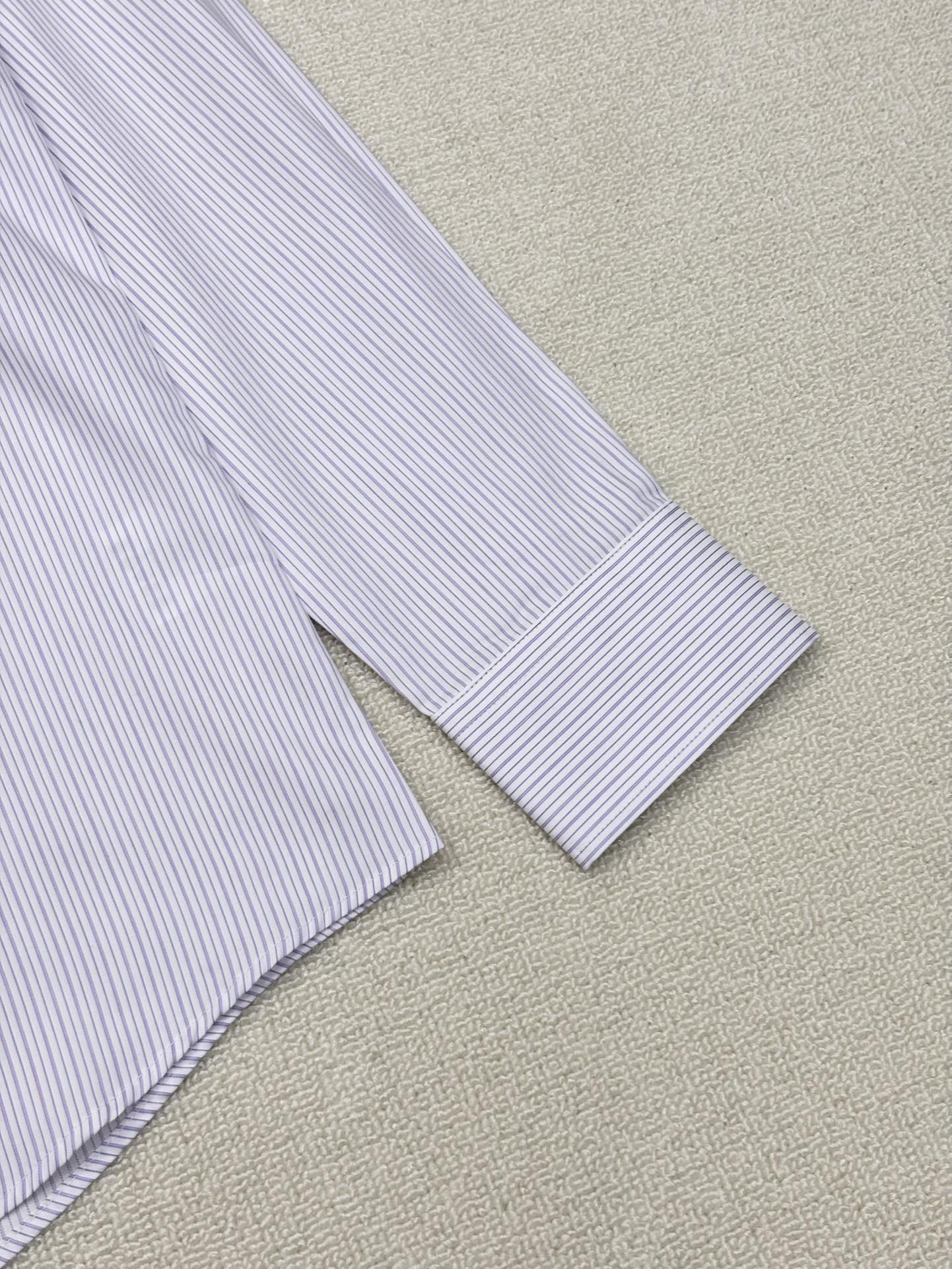 强势上新，新款不断！！！新款衬衫，高级面料高级做工，顶级品质！！！S一XXLS穿125左右m穿140左右