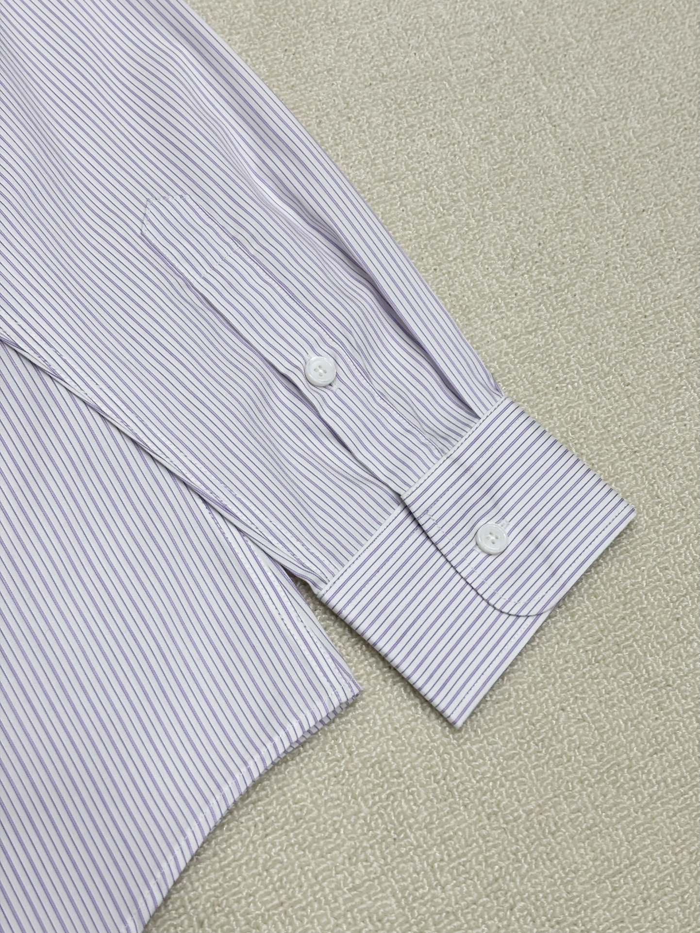 强势上新，新款不断！！！新款衬衫，高级面料高级做工，顶级品质！！！S一XXLS穿125左右m穿140左右