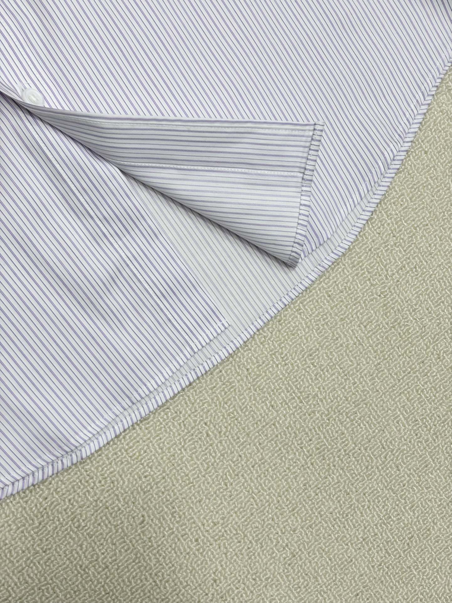 强势上新，新款不断！！！新款衬衫，高级面料高级做工，顶级品质！！！S一XXLS穿125左右m穿140左右