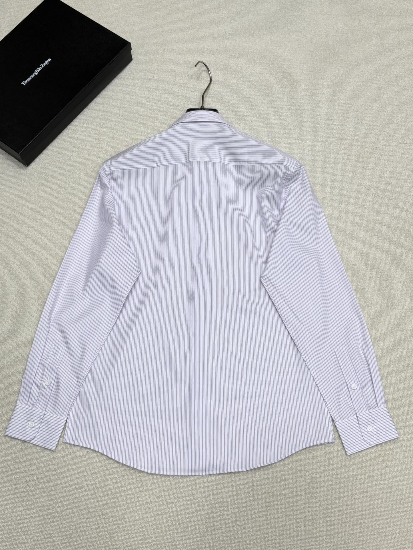 强势上新，新款不断！！！新款衬衫，高级面料高级做工，顶级品质！！！S一XXLS穿125左右m穿140左右