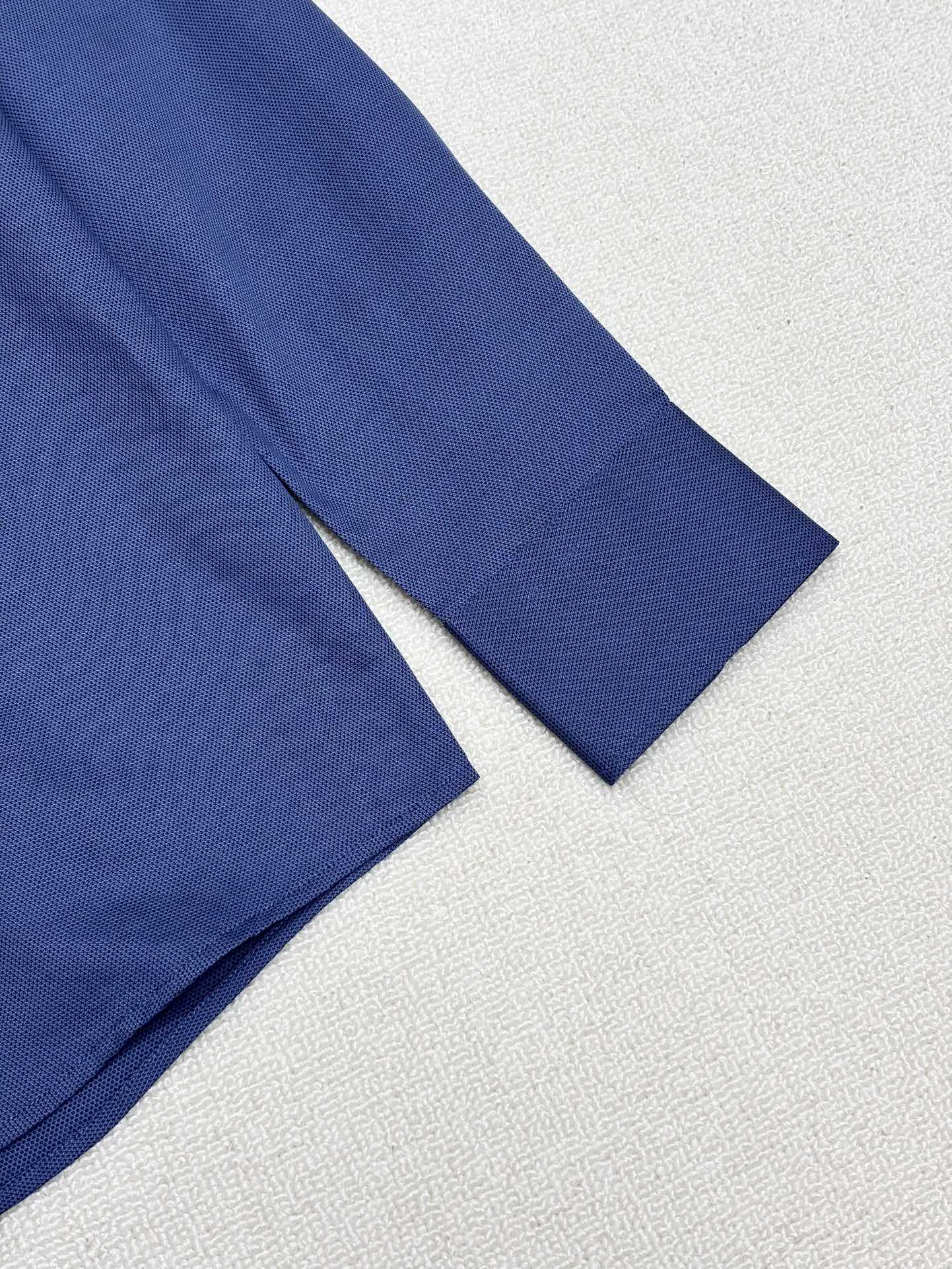 强势上新，新款不断！！！新款衬衫，高级面料高级做工，顶级品质！！！S一XXLS穿125左右m穿140左右