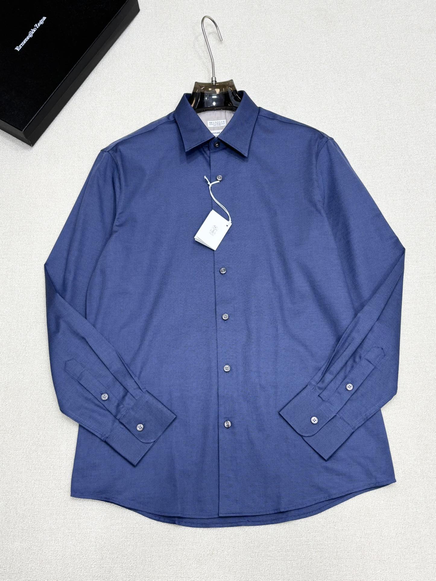 强势上新，新款不断！！！新款衬衫，高级面料高级做工，顶级品质！！！S一XXLS穿125左右m穿140左右