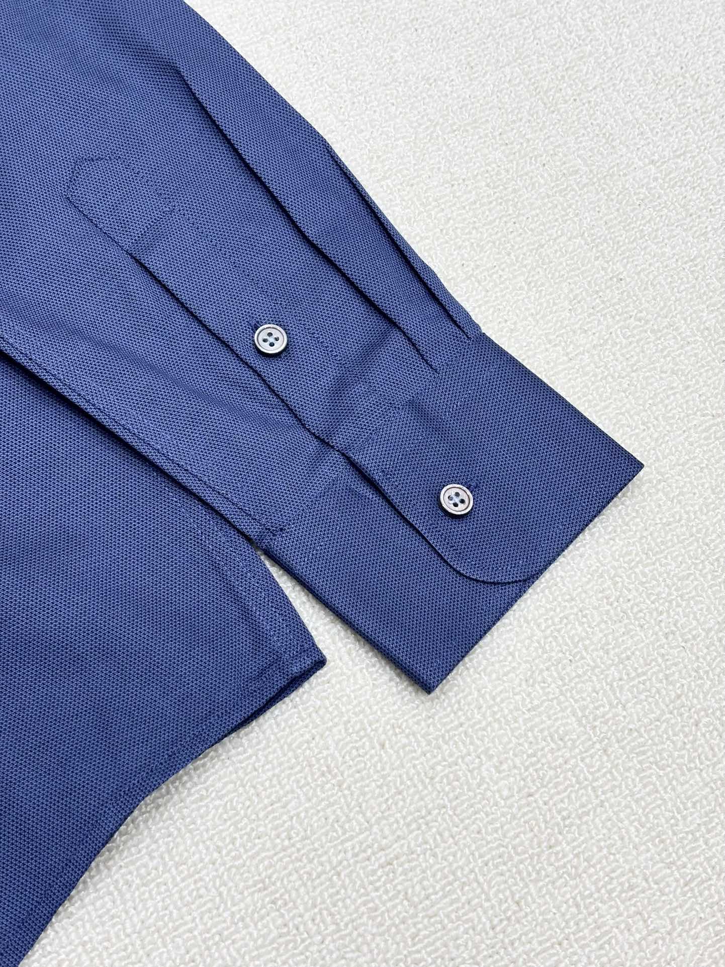 强势上新，新款不断！！！新款衬衫，高级面料高级做工，顶级品质！！！S一XXLS穿125左右m穿140左右