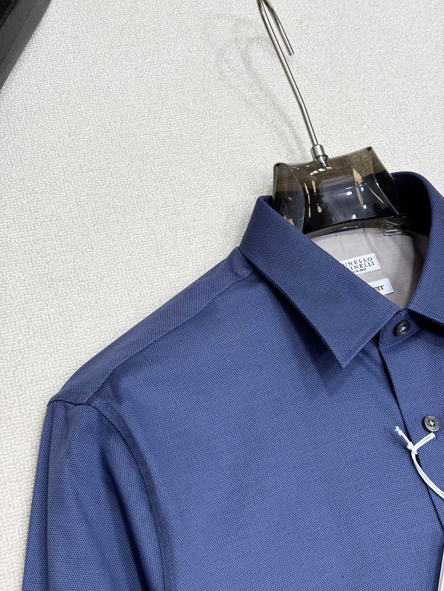 强势上新，新款不断！！！新款衬衫，高级面料高级做工，顶级品质！！！S一XXLS穿125左右m穿140左右