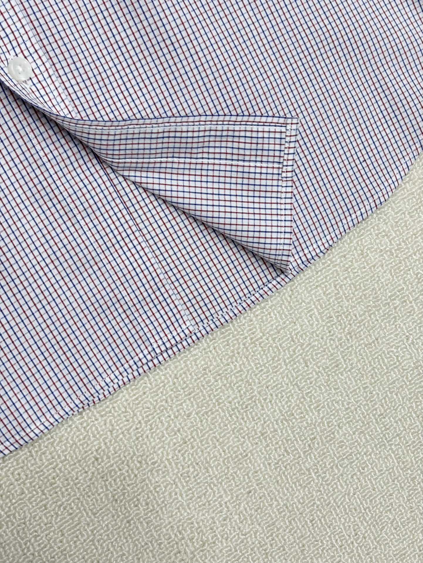 强势上新，新款不断！！！新款衬衫，高级面料高级做工，顶级品质！！！S一XXLS穿125左右m穿140左右