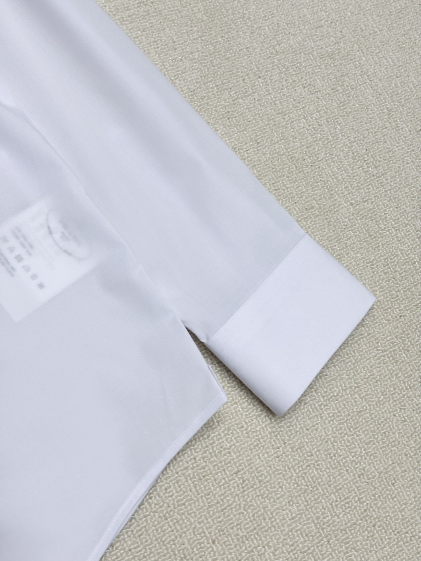 强势上新，新款不断！！！新款衬衫，高级面料高级做工，顶级品质！！！S一XXLS穿125左右m穿140左右