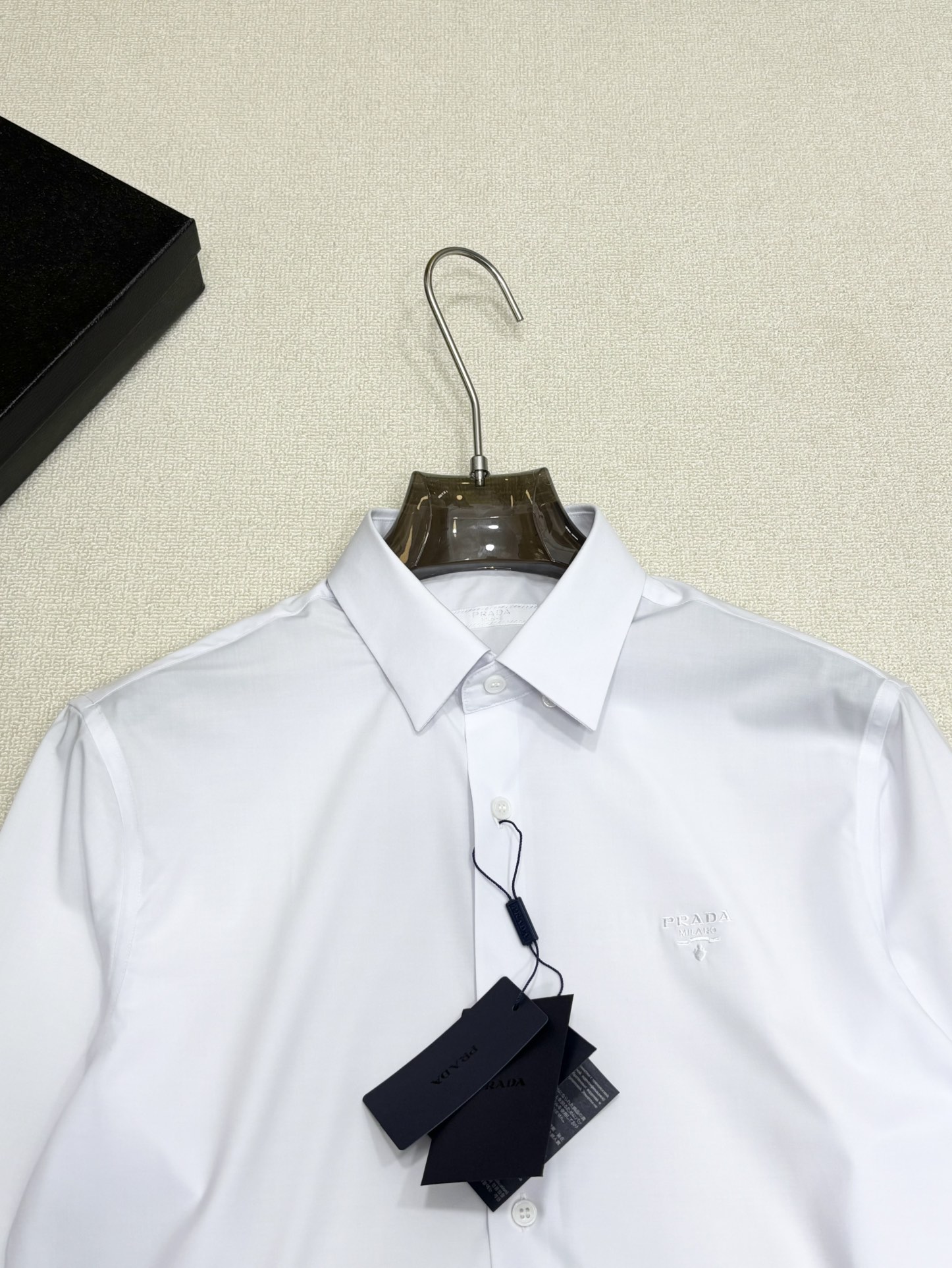 强势上新，新款不断！！！新款衬衫，高级面料高级做工，顶级品质！！！S一XXLS穿125左右m穿140左右