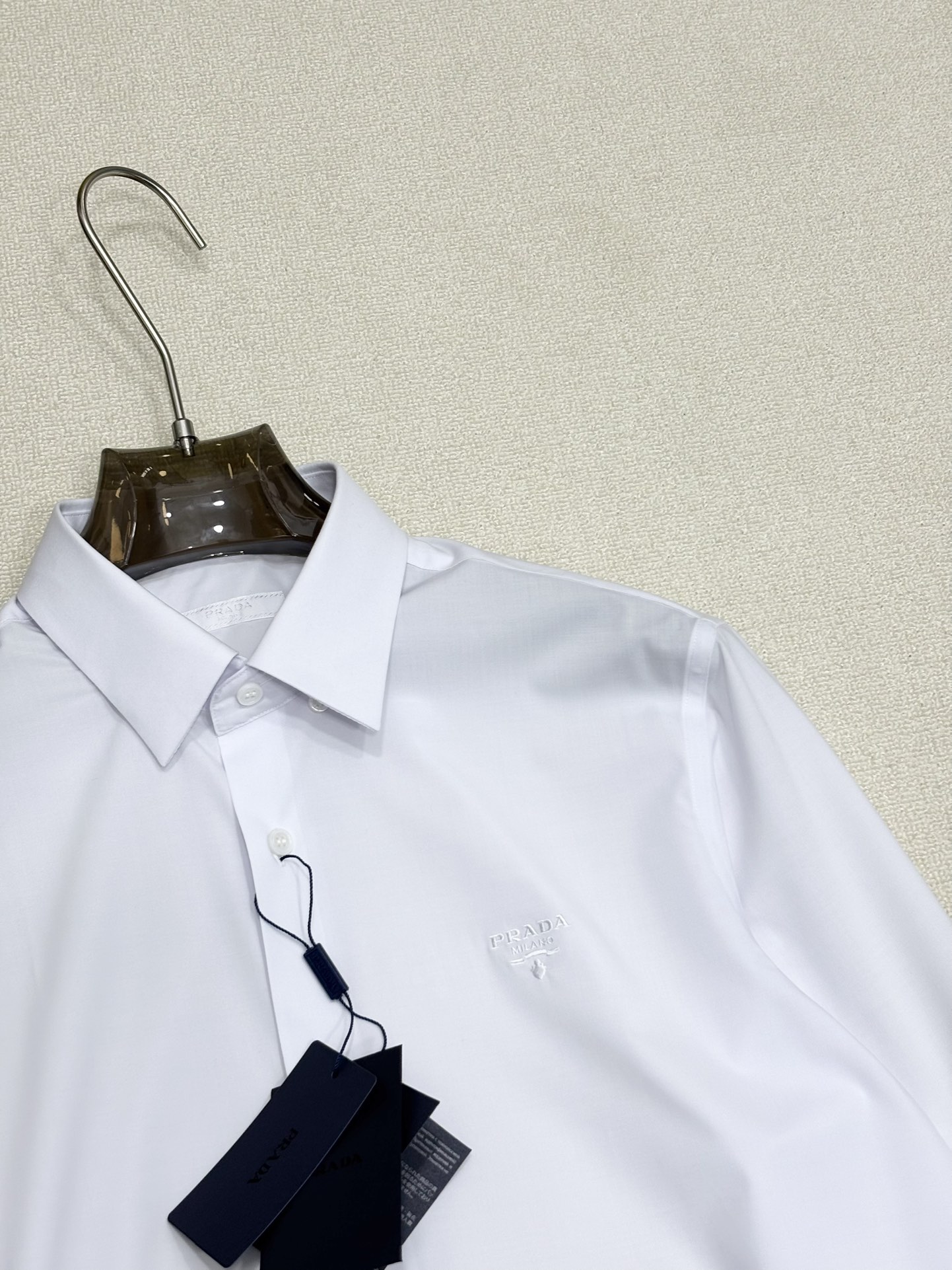 强势上新，新款不断！！！新款衬衫，高级面料高级做工，顶级品质！！！S一XXLS穿125左右m穿140左右