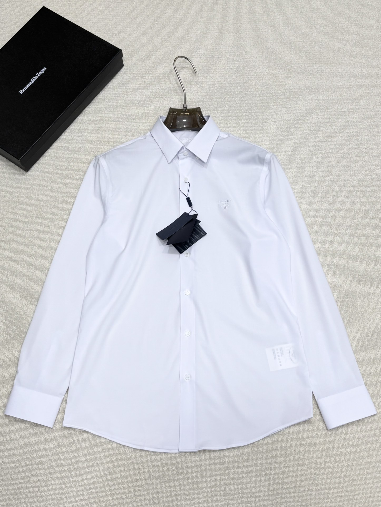 强势上新，新款不断！！！新款衬衫，高级面料高级做工，顶级品质！！！S一XXLS穿125左右m穿140左右