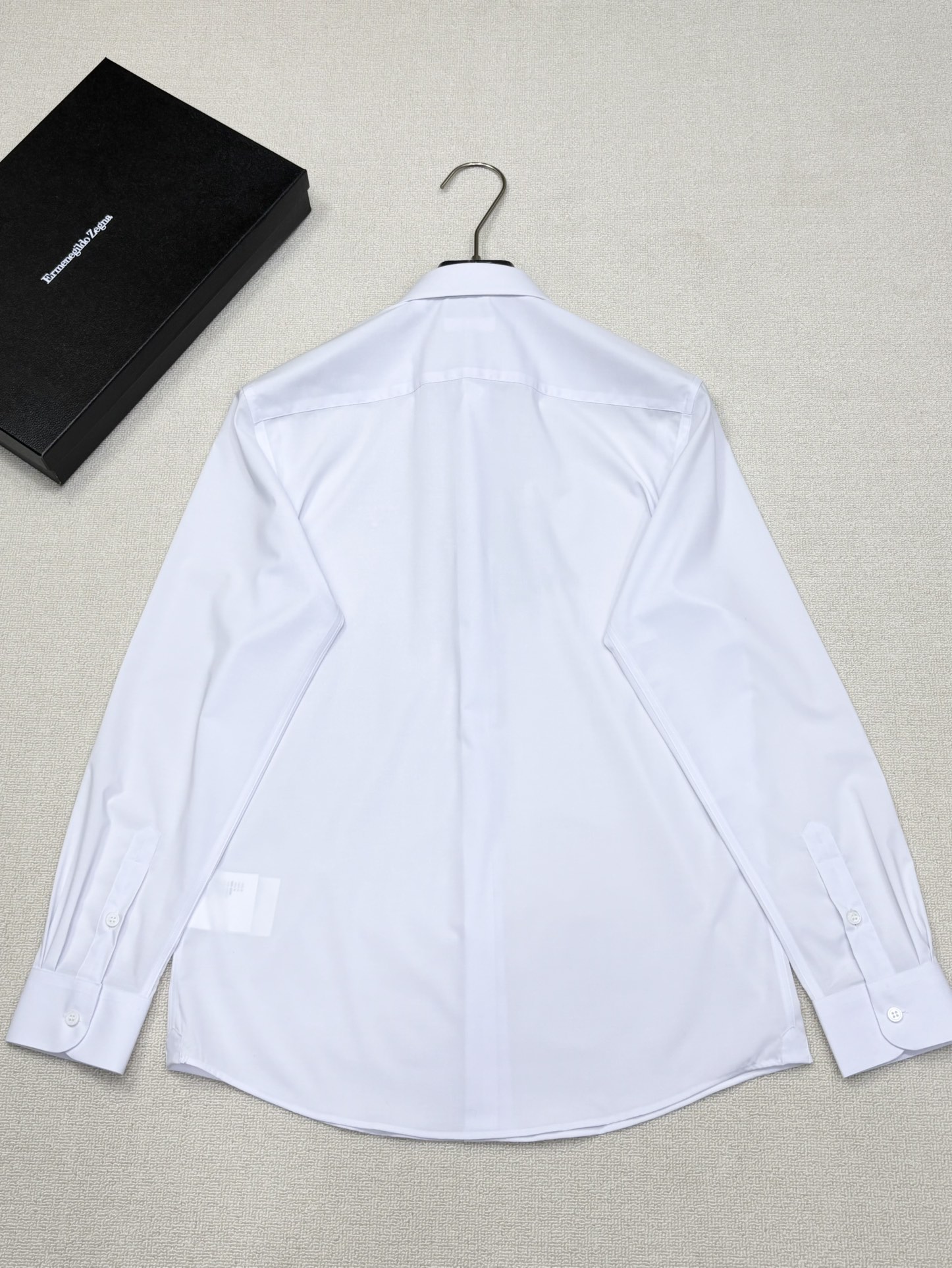 强势上新，新款不断！！！新款衬衫，高级面料高级做工，顶级品质！！！S一XXLS穿125左右m穿140左右