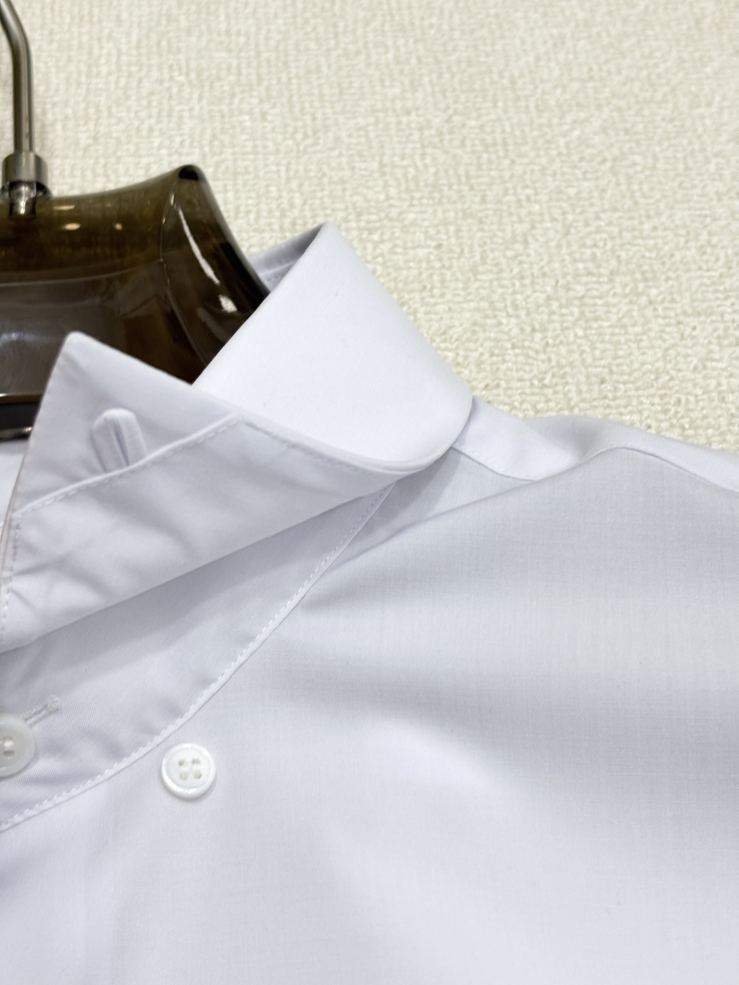 强势上新，新款不断！！！新款衬衫，高级面料高级做工，顶级品质！！！S一XXLS穿125左右m穿140左右