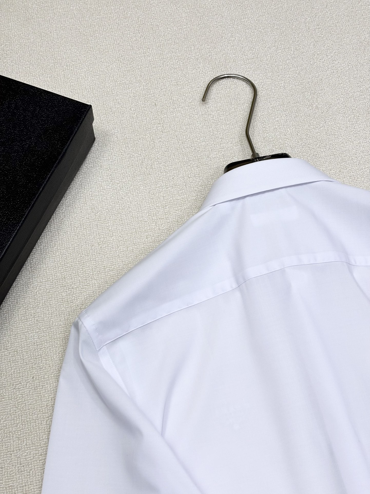 强势上新，新款不断！！！新款衬衫，高级面料高级做工，顶级品质！！！S一XXLS穿125左右m穿140左右