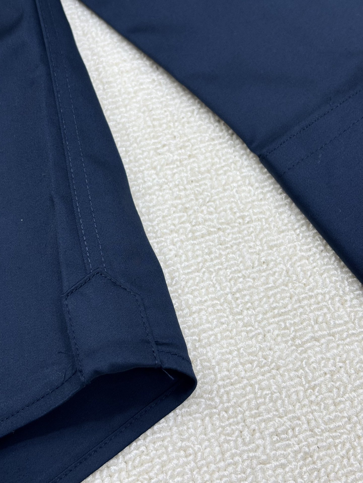 强势上新，新款不断！！！新款衬衫，高级面料高级做工，顶级品质！！！S一XXLS穿125左右m穿140左右