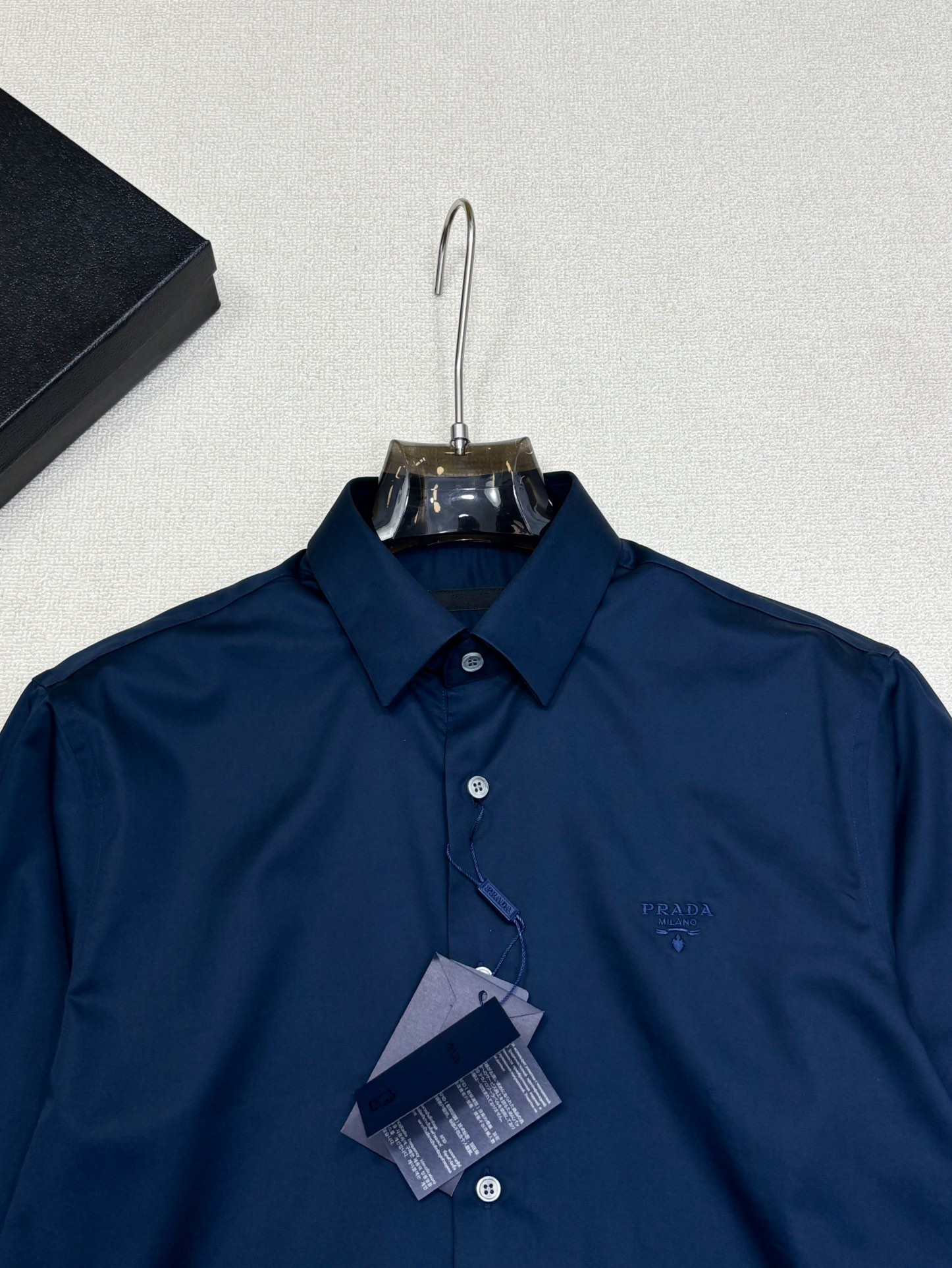 强势上新，新款不断！！！新款衬衫，高级面料高级做工，顶级品质！！！S一XXLS穿125左右m穿140左右