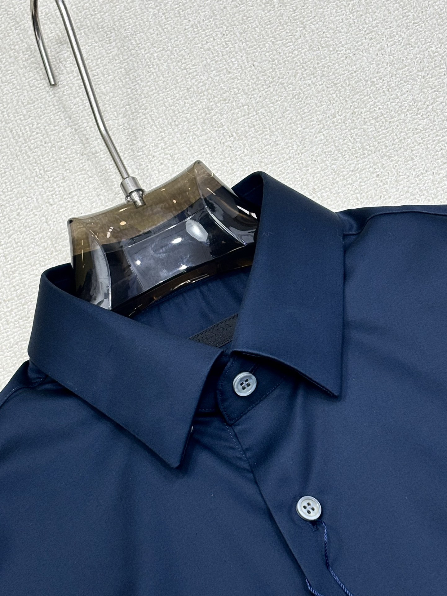 强势上新，新款不断！！！新款衬衫，高级面料高级做工，顶级品质！！！S一XXLS穿125左右m穿140左右