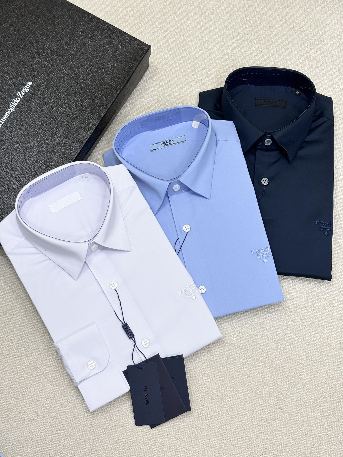 强势上新，新款不断！！！新款衬衫，高级面料高级做工，顶级品质！！！S一XXLS穿125左右m穿140左右