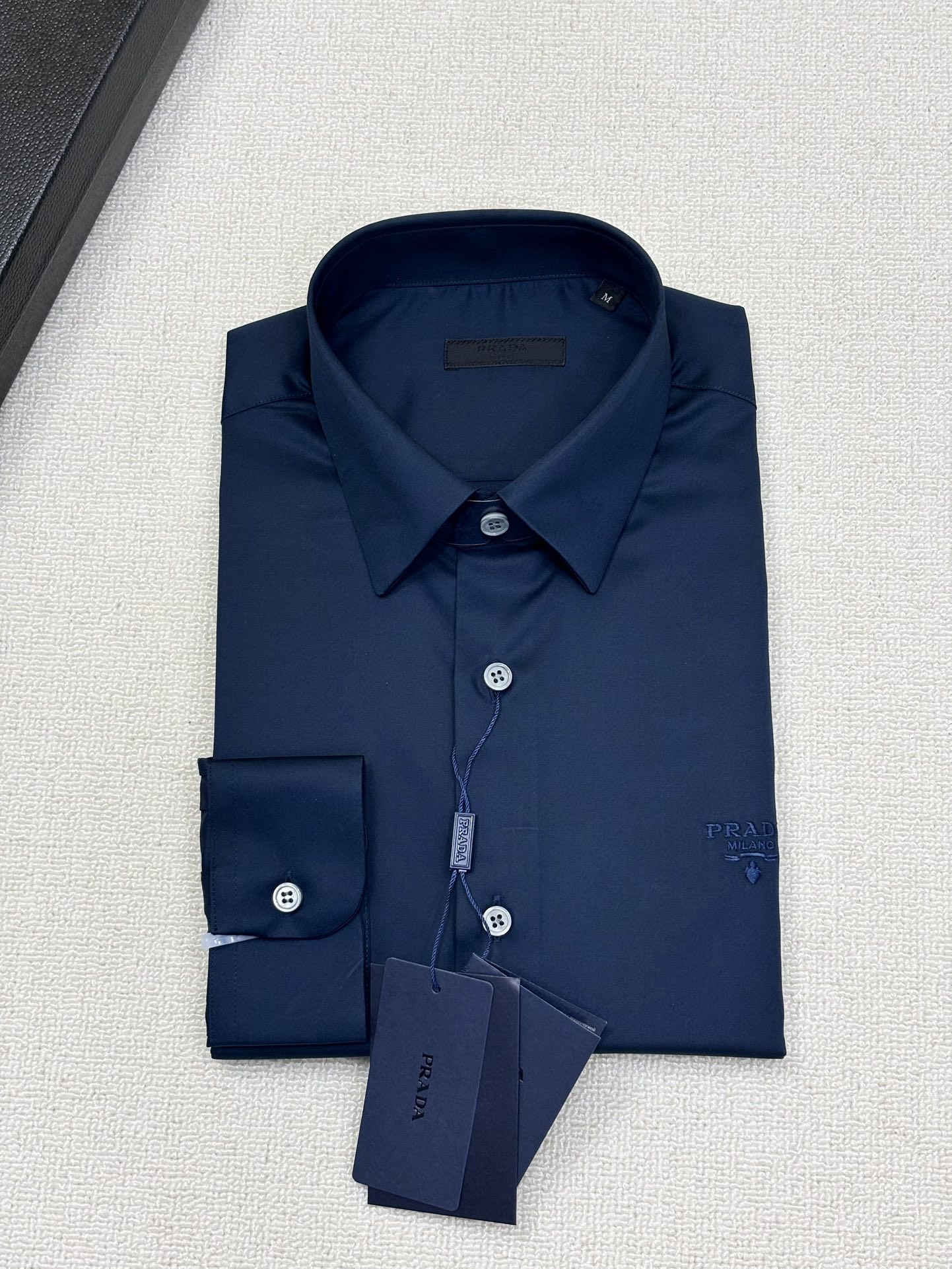 强势上新，新款不断！！！新款衬衫，高级面料高级做工，顶级品质！！！S一XXLS穿125左右m穿140左右