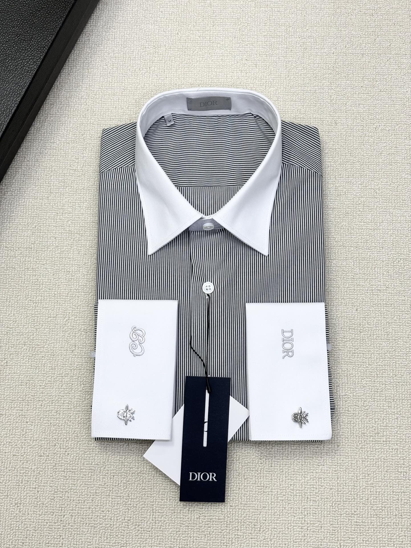 强势上新，新款不断！！！新款衬衫，高级面料高级做工，顶级品质！！！S一XXLS穿125左右m穿140左右