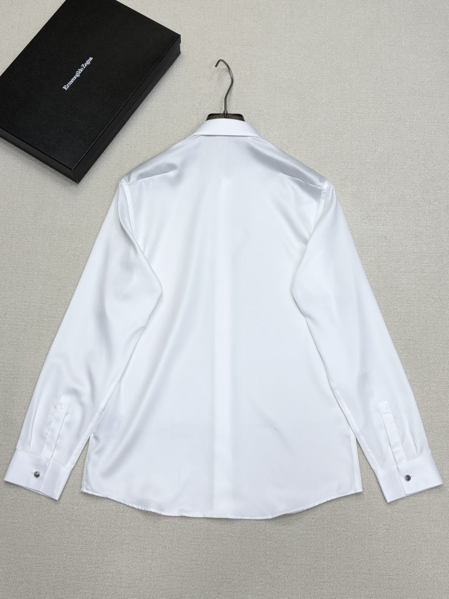 强势上新，新款不断！！！新款衬衫，高级面料高级做工，顶级品质！！！S一XXLS穿125左右m穿140左右