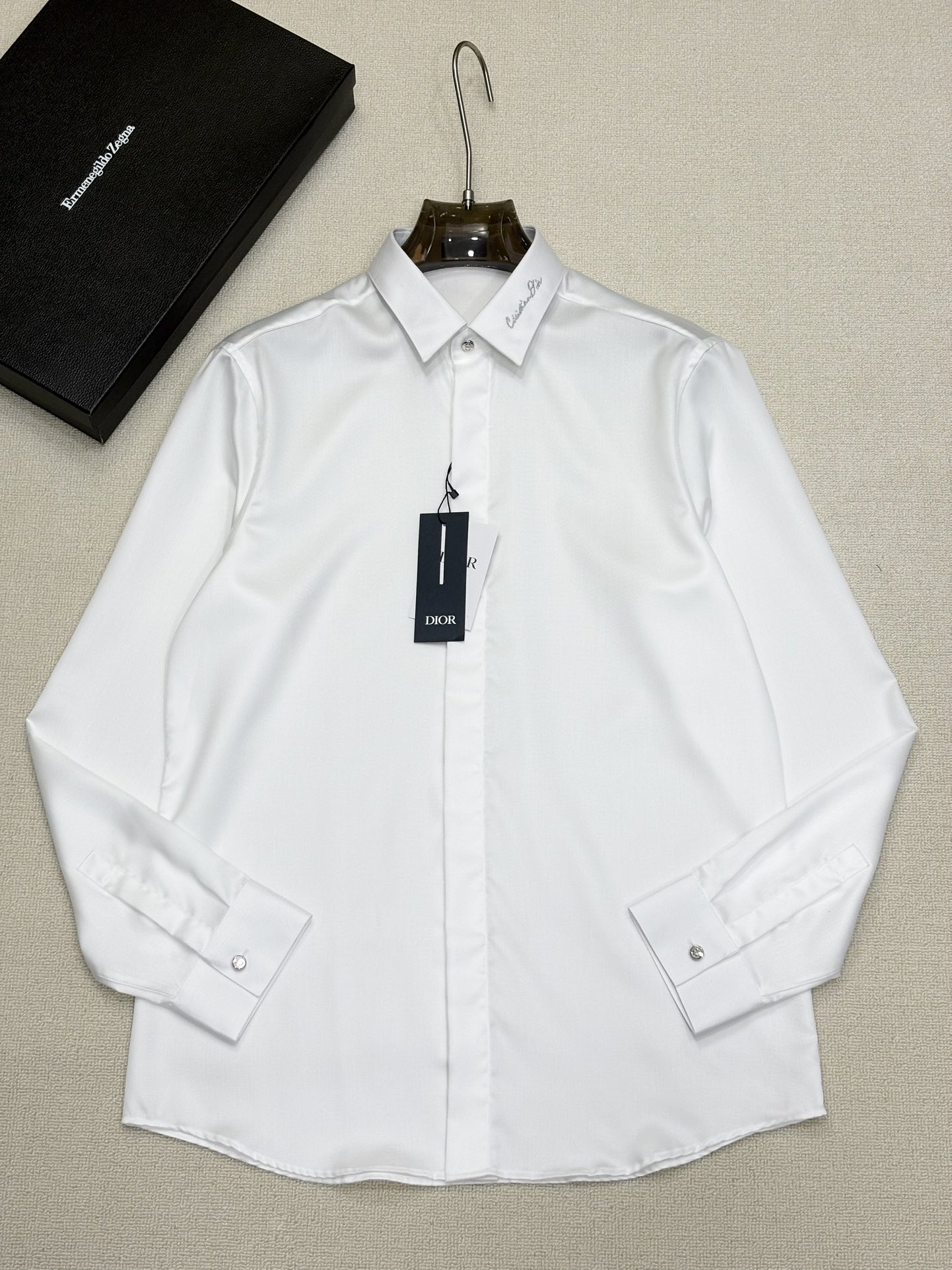 强势上新，新款不断！！！新款衬衫，高级面料高级做工，顶级品质！！！S一XXLS穿125左右m穿140左右