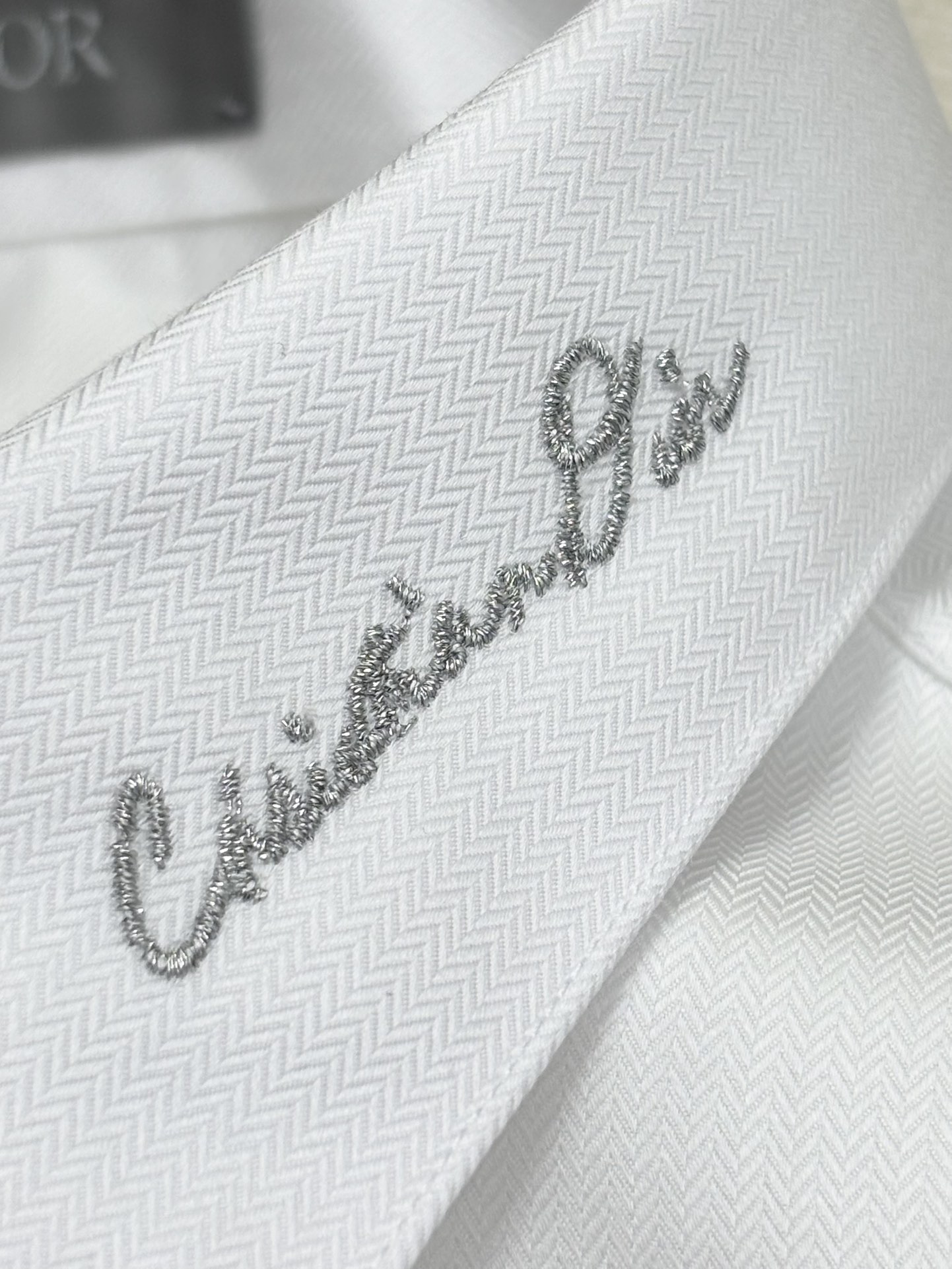 强势上新，新款不断！！！新款衬衫，高级面料高级做工，顶级品质！！！S一XXLS穿125左右m穿140左右