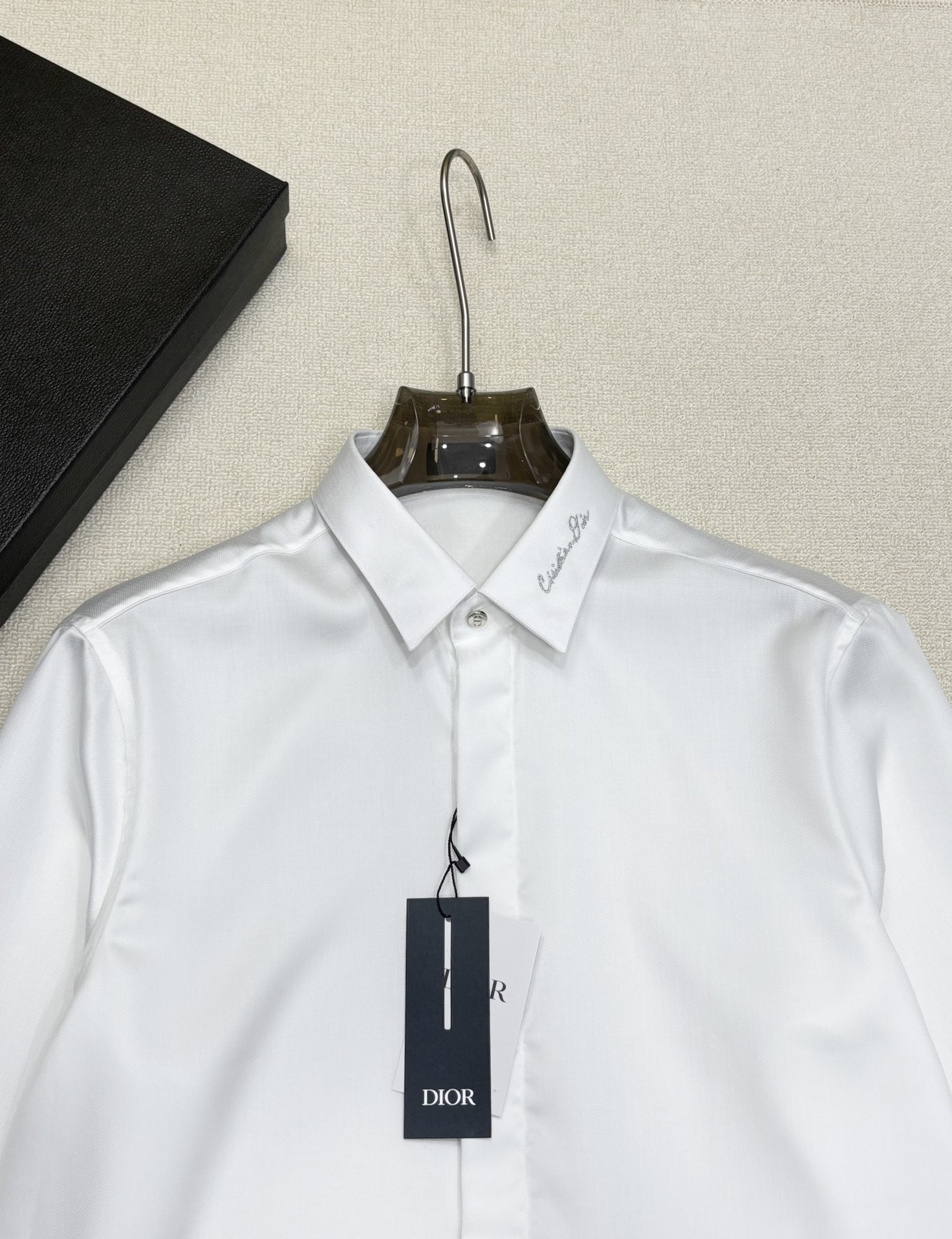 强势上新，新款不断！！！新款衬衫，高级面料高级做工，顶级品质！！！S一XXLS穿125左右m穿140左右