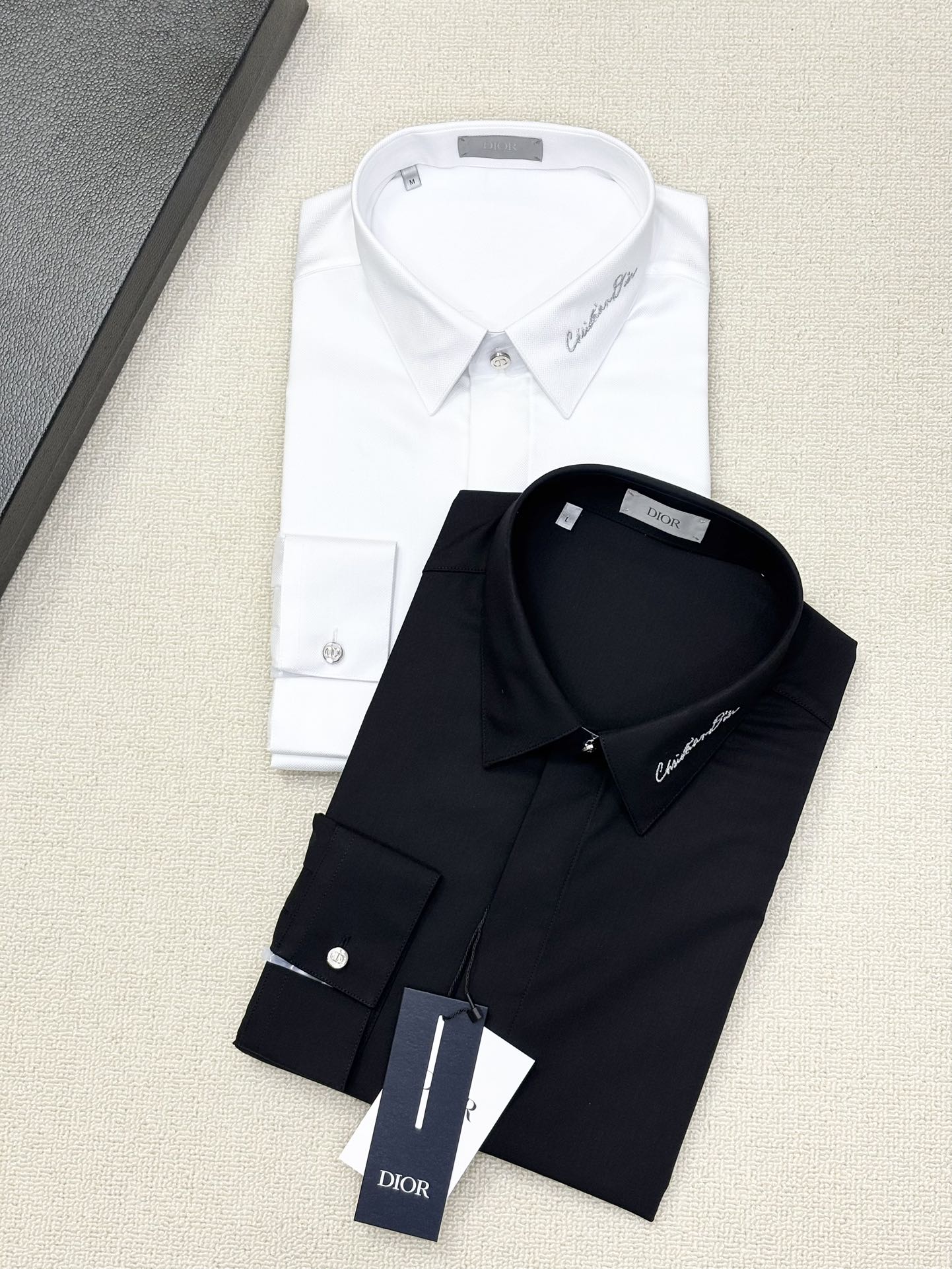 强势上新，新款不断！！！新款衬衫，高级面料高级做工，顶级品质！！！S一XXLS穿125左右m穿140左右