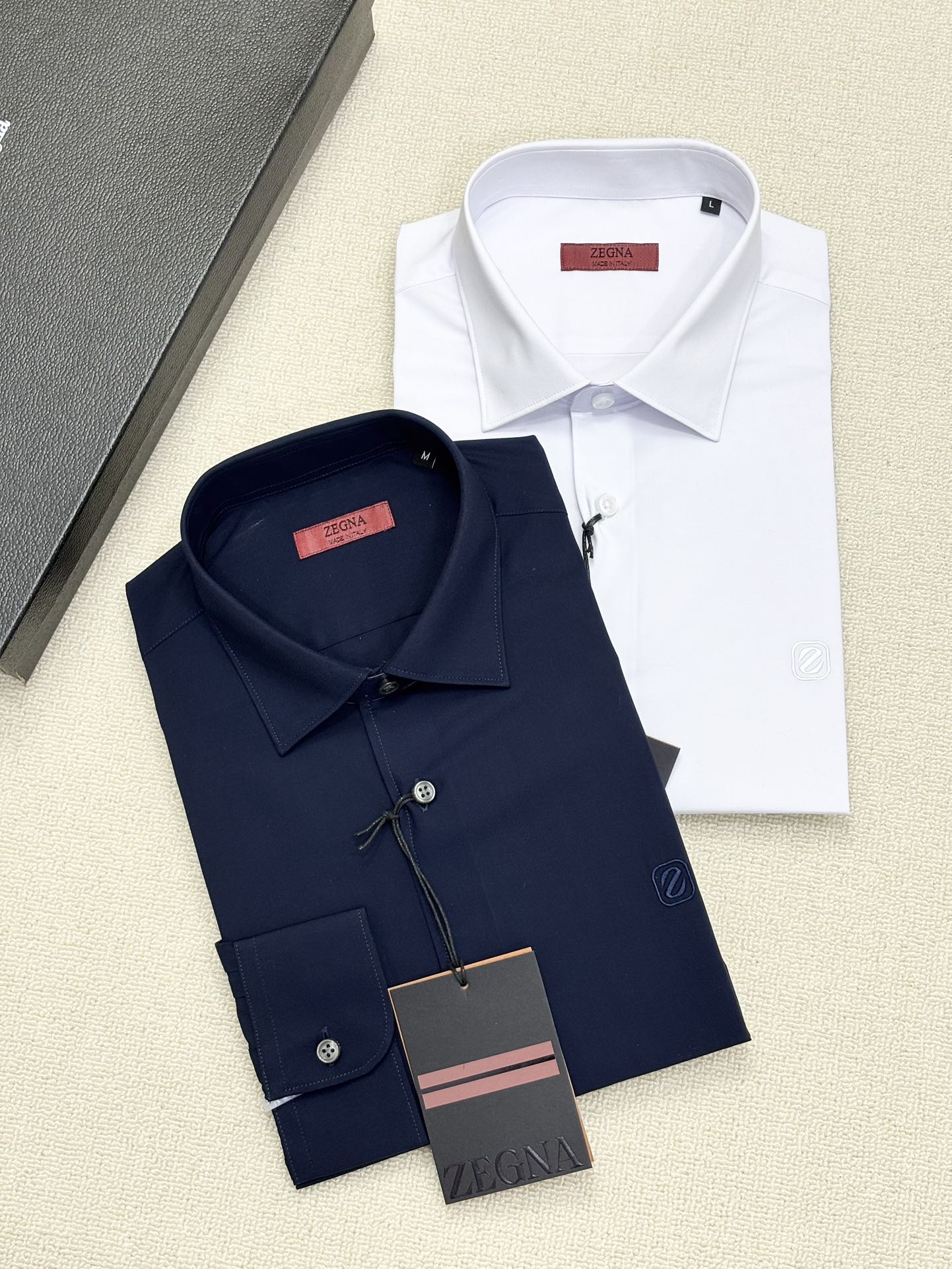 强势上新，新款不断！！！新款衬衫，高级面料高级做工，顶级品质！！！S一XXLS穿125左右m穿140左右