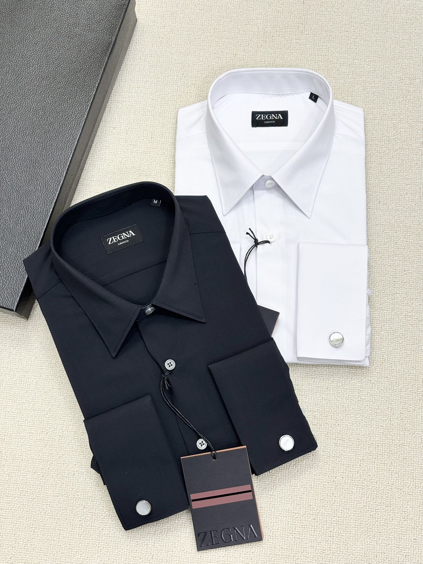 强势上新，新款不断！！！新款衬衫，高级面料高级做工，顶级品质！！！S一XXLS穿125左右m穿140左右