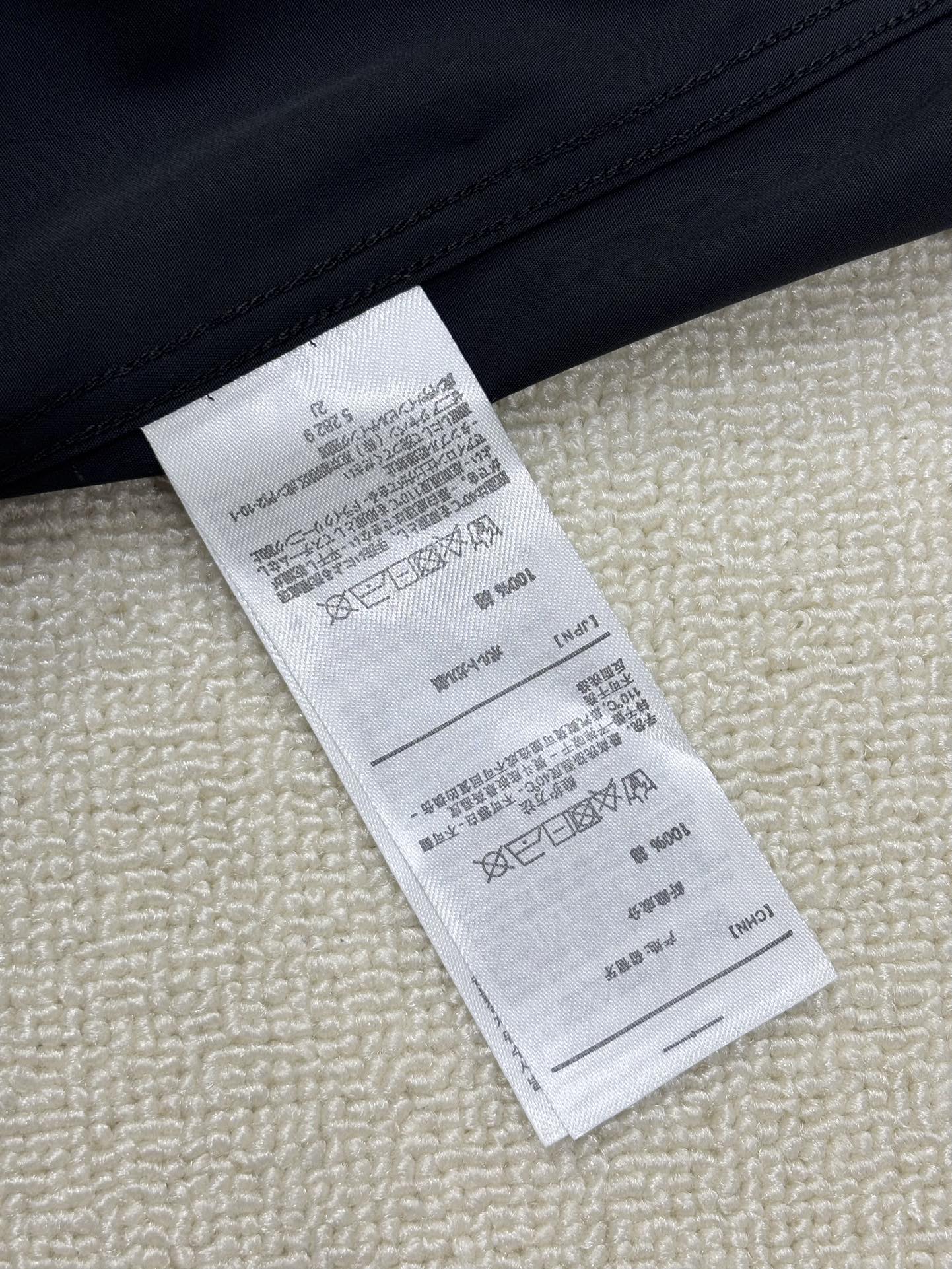 强势上新，新款不断！！！新款衬衫，高级面料高级做工，顶级品质！！！S一XXLS穿125左右m穿140左右