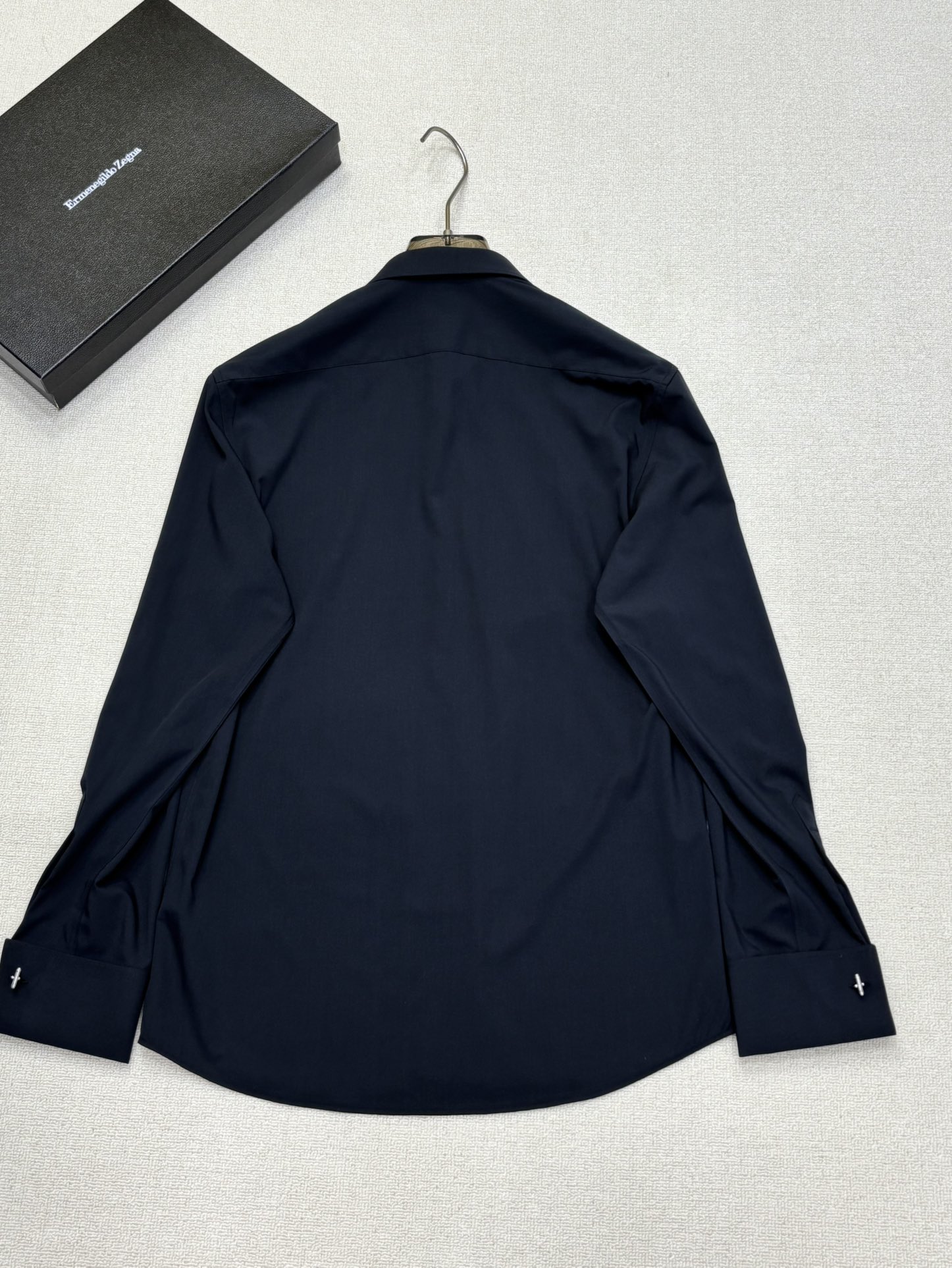 强势上新，新款不断！！！新款衬衫，高级面料高级做工，顶级品质！！！S一XXLS穿125左右m穿140左右