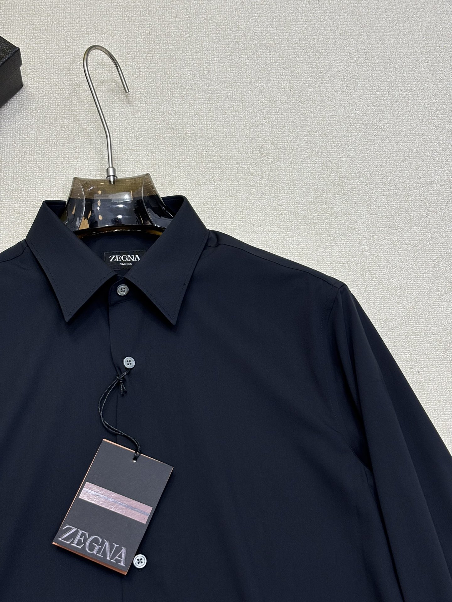 强势上新，新款不断！！！新款衬衫，高级面料高级做工，顶级品质！！！S一XXLS穿125左右m穿140左右