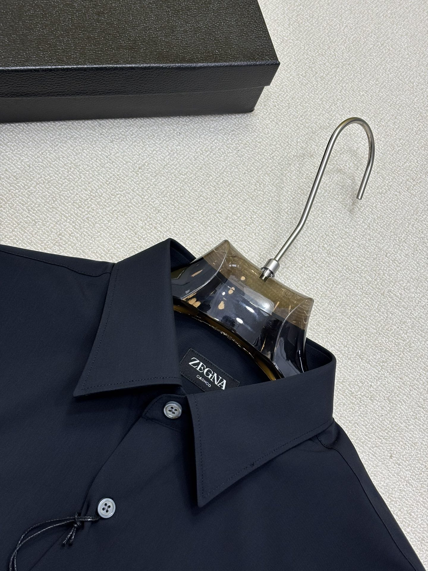 强势上新，新款不断！！！新款衬衫，高级面料高级做工，顶级品质！！！S一XXLS穿125左右m穿140左右