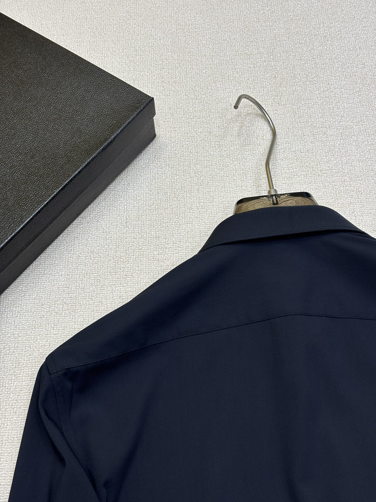 强势上新，新款不断！！！新款衬衫，高级面料高级做工，顶级品质！！！S一XXLS穿125左右m穿140左右