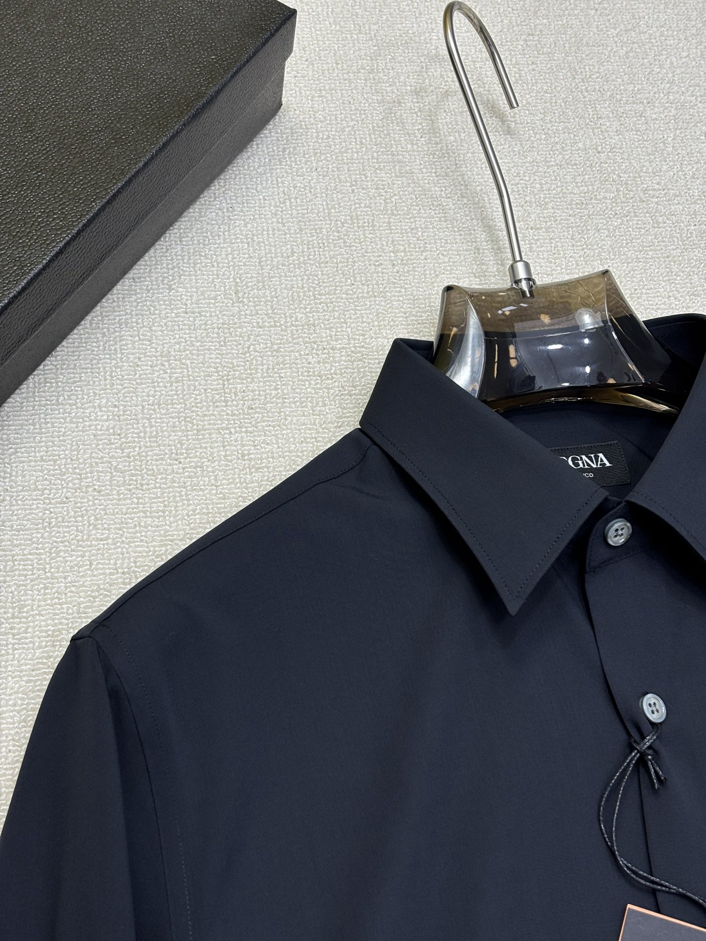 强势上新，新款不断！！！新款衬衫，高级面料高级做工，顶级品质！！！S一XXLS穿125左右m穿140左右