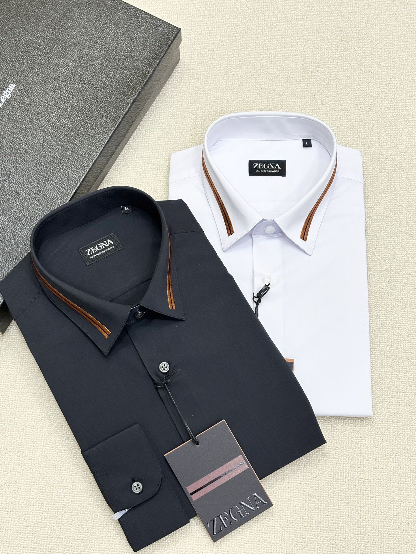 强势上新，新款不断！！！新款衬衫，高级面料高级做工，顶级品质！！！S一XXLS穿125左右m穿140左右