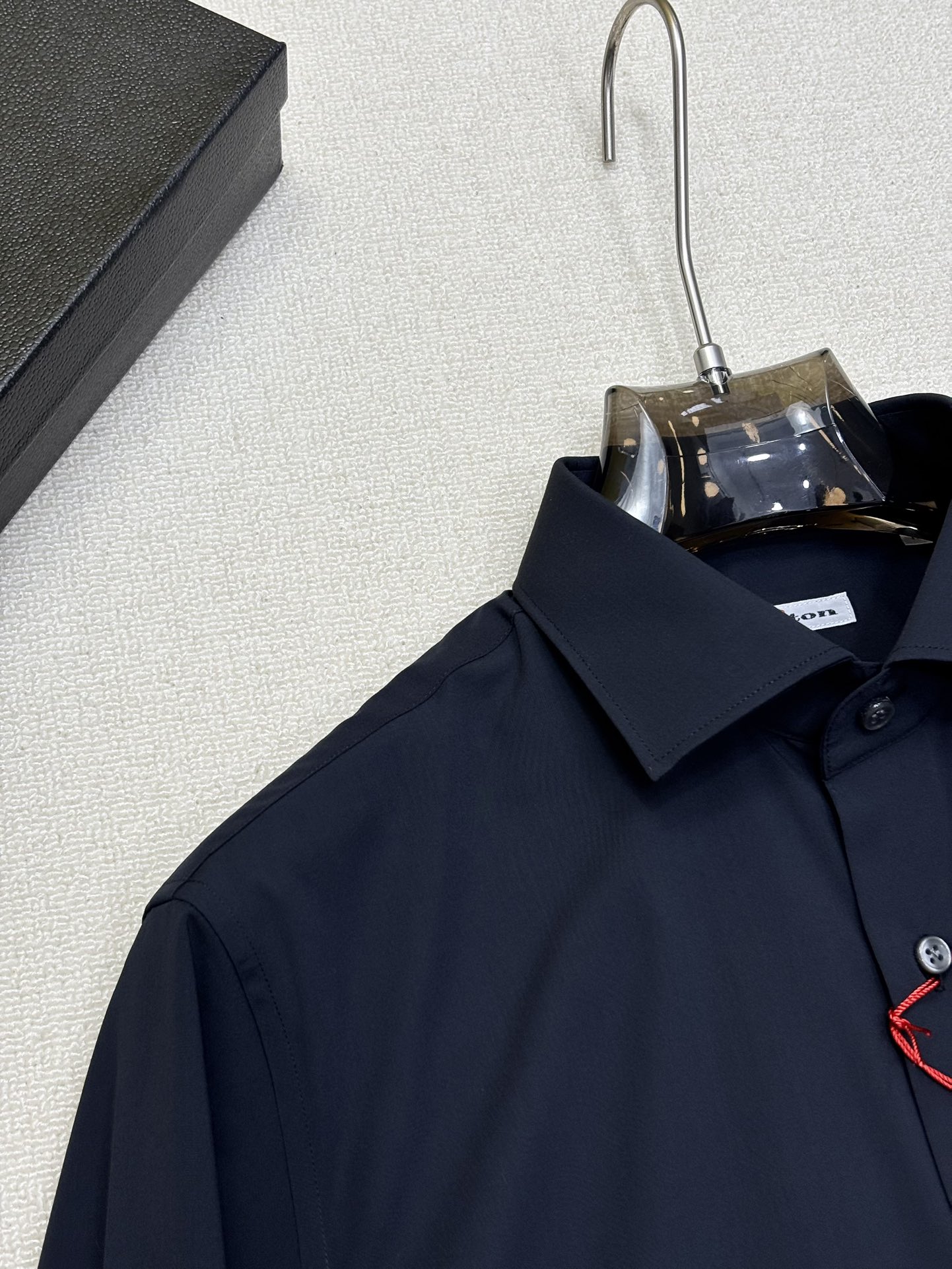 强势上新，新款不断！！！新款衬衫，高级面料高级做工，顶级品质！！！S一XXLS穿125左右m穿140左右