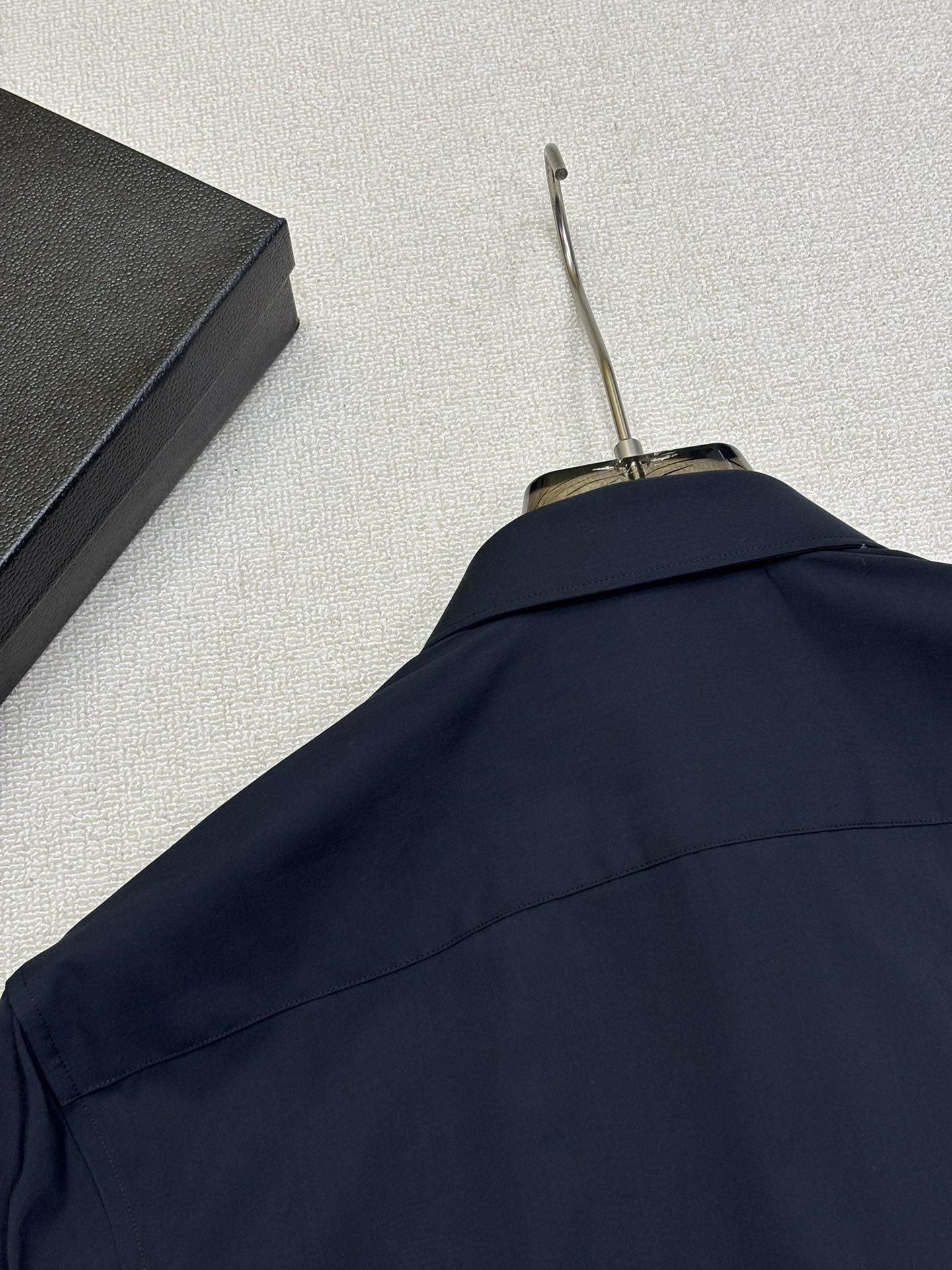 强势上新，新款不断！！！新款衬衫，高级面料高级做工，顶级品质！！！S一XXLS穿125左右m穿140左右