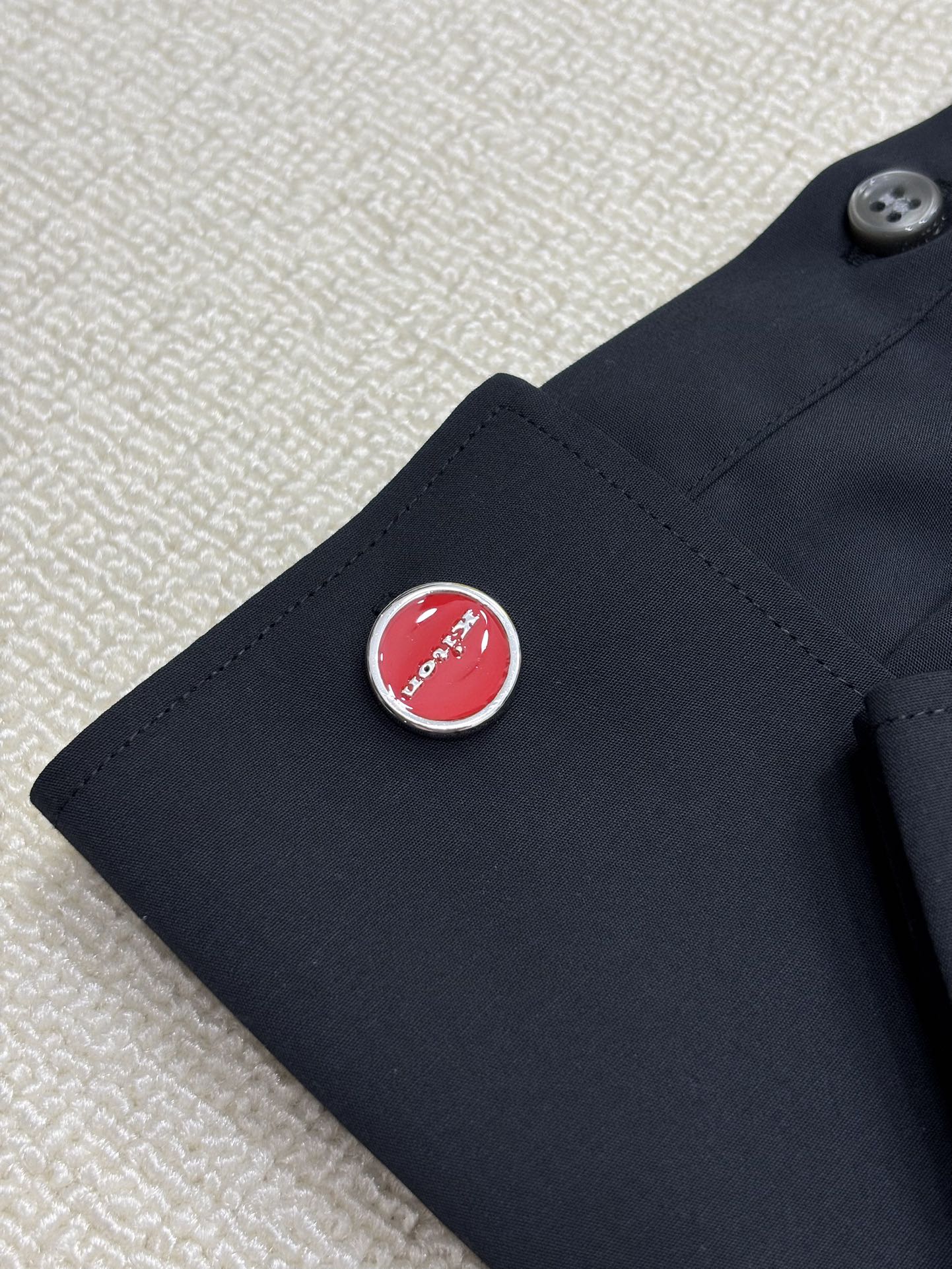 强势上新，新款不断！！！新款衬衫，高级面料高级做工，顶级品质！！！S一XXLS穿125左右m穿140左右