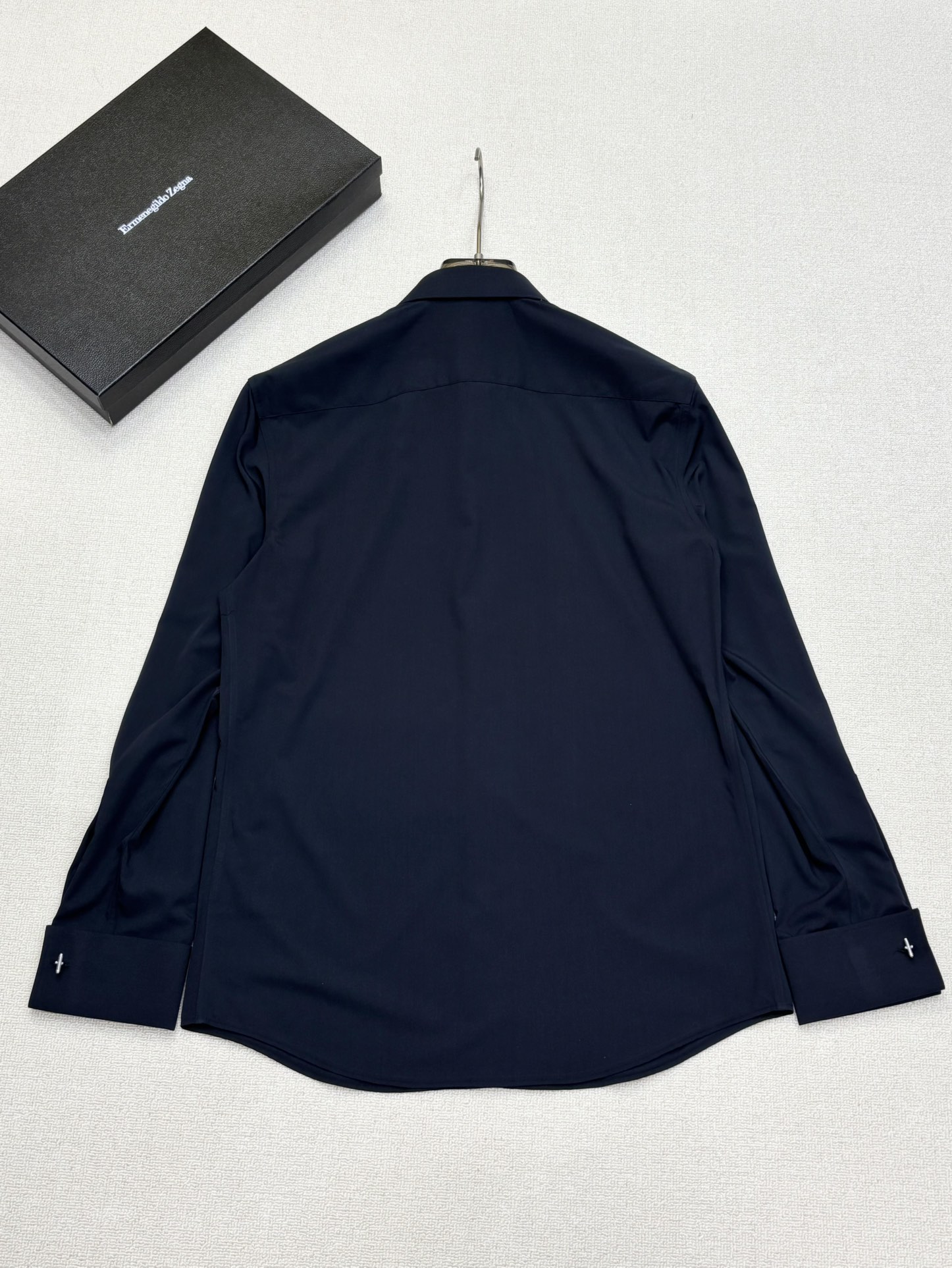 强势上新，新款不断！！！新款衬衫，高级面料高级做工，顶级品质！！！S一XXLS穿125左右m穿140左右