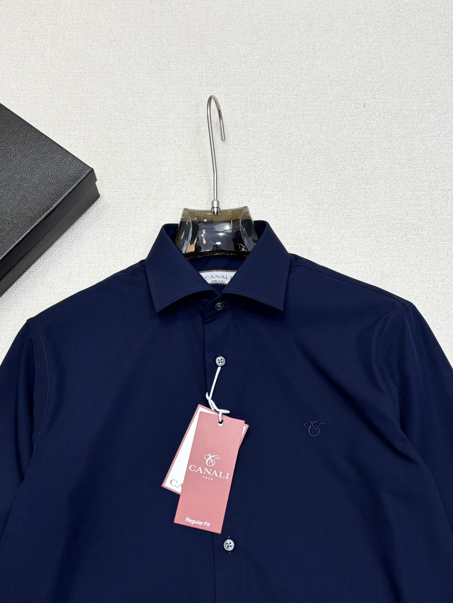 强势上新，新款不断！！！新款衬衫，高级面料高级做工，顶级品质！！！S一XXLS穿125左右m穿140左右