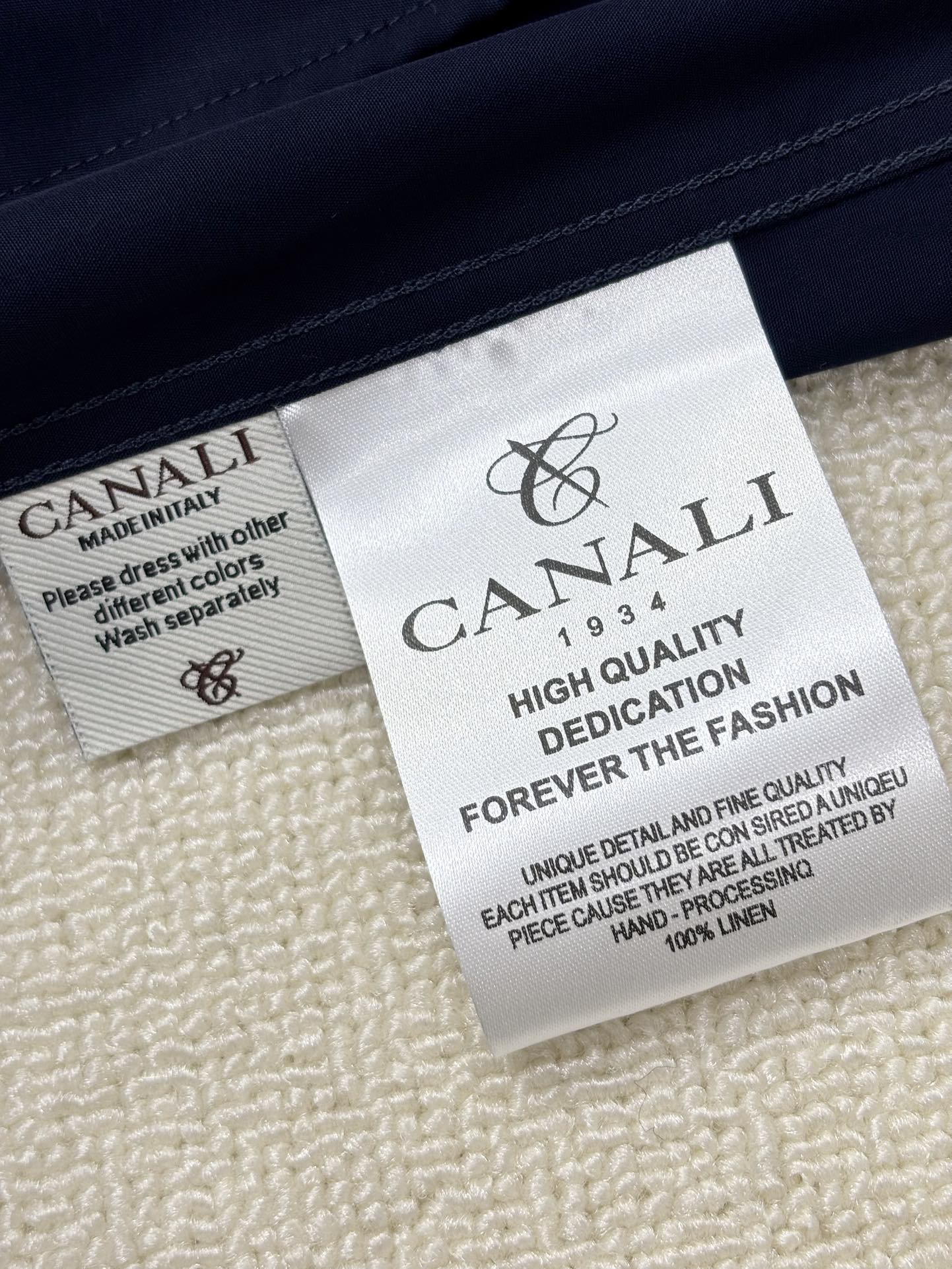 强势上新，新款不断！！！新款衬衫，高级面料高级做工，顶级品质！！！S一XXLS穿125左右m穿140左右