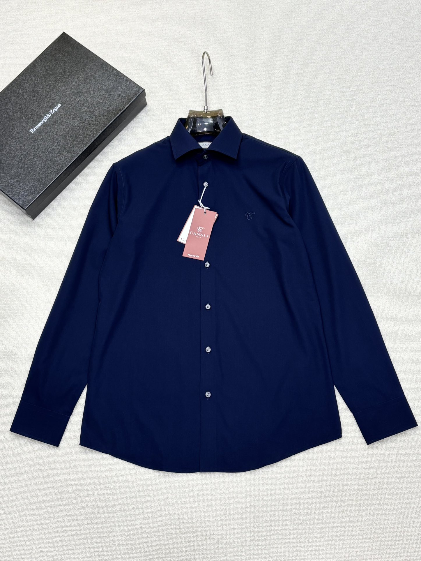 强势上新，新款不断！！！新款衬衫，高级面料高级做工，顶级品质！！！S一XXLS穿125左右m穿140左右