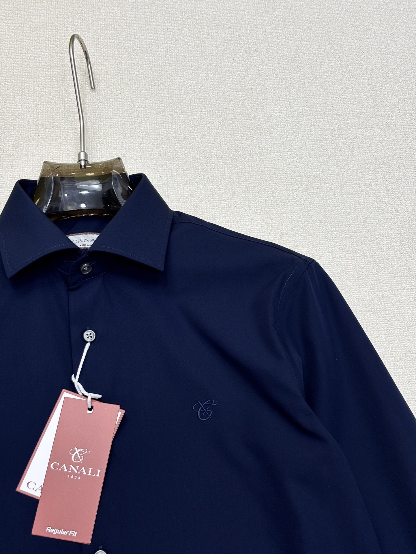 强势上新，新款不断！！！新款衬衫，高级面料高级做工，顶级品质！！！S一XXLS穿125左右m穿140左右