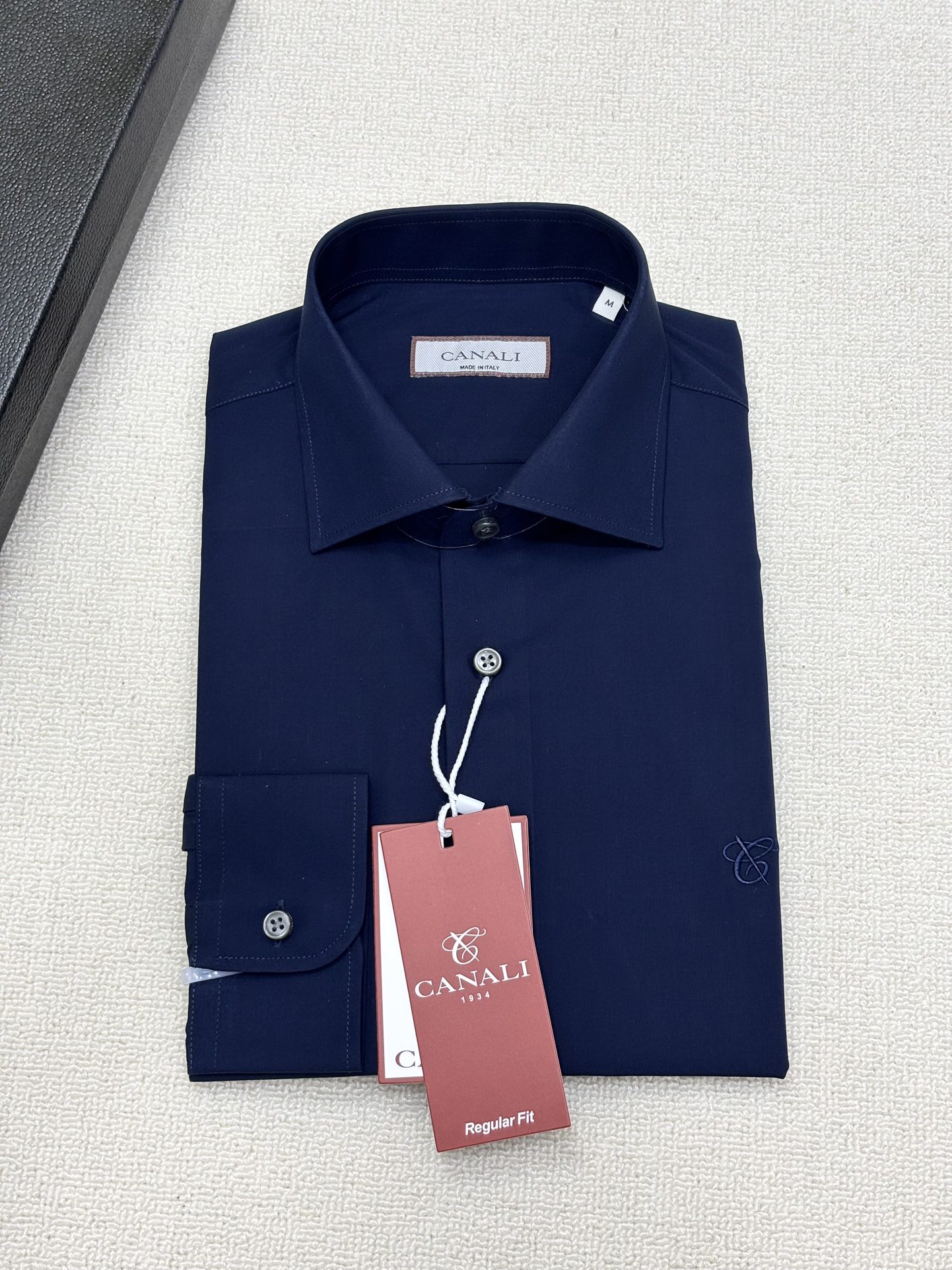 强势上新，新款不断！！！新款衬衫，高级面料高级做工，顶级品质！！！S一XXLS穿125左右m穿140左右